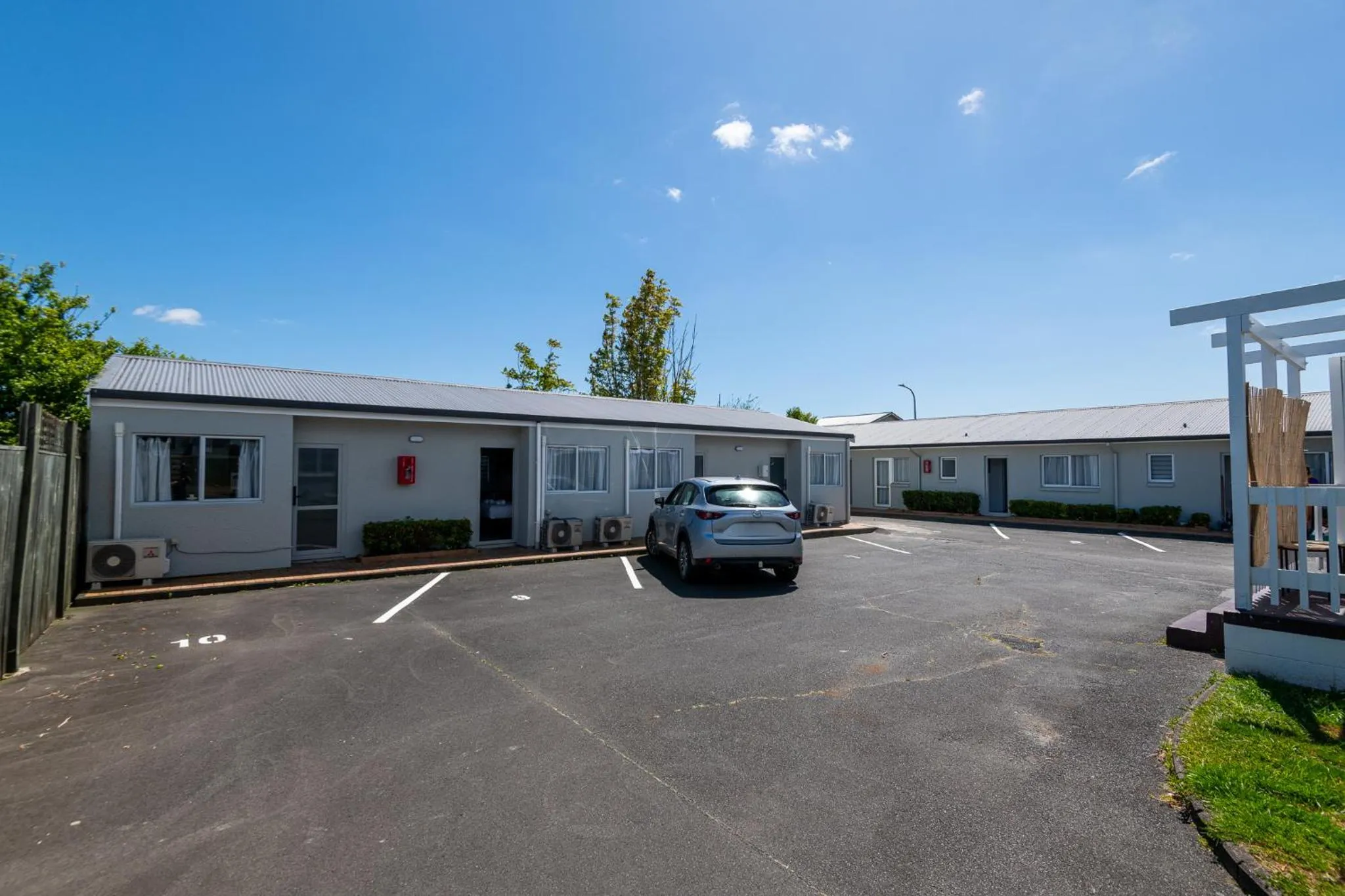 Aurora City Suites Motel