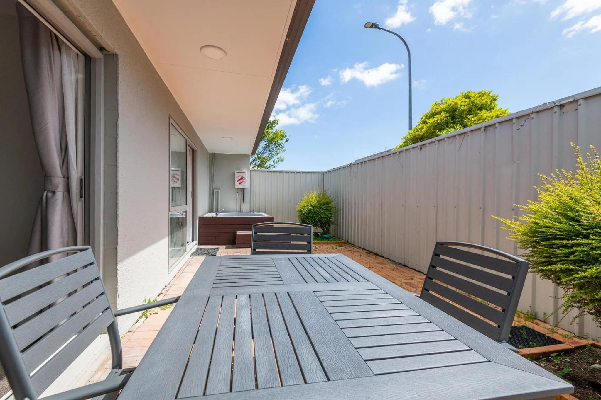 Aurora City Suites Motel