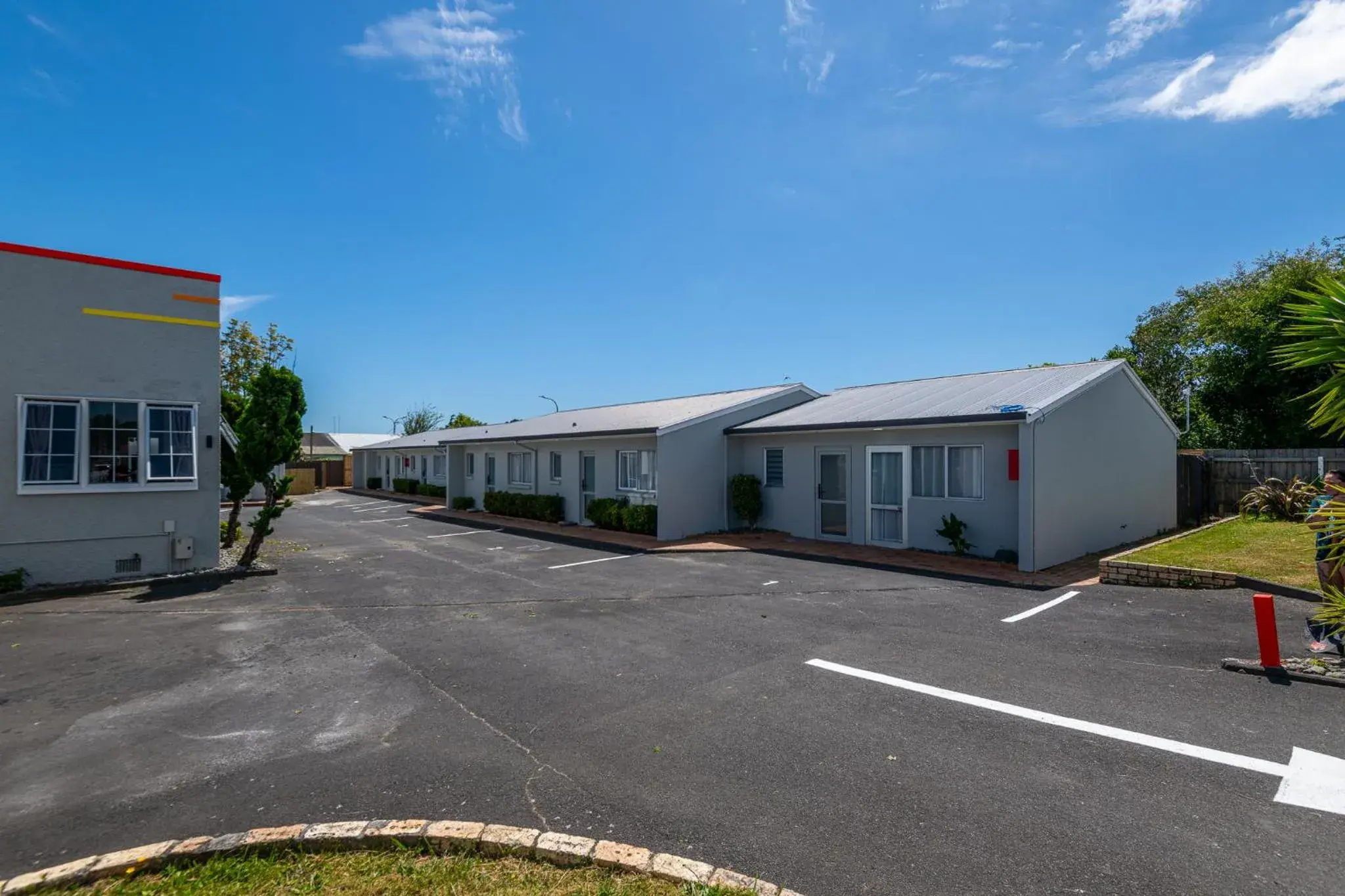 Property building in Aurora City Suites Motel Property building in Aurora City Suites Motel