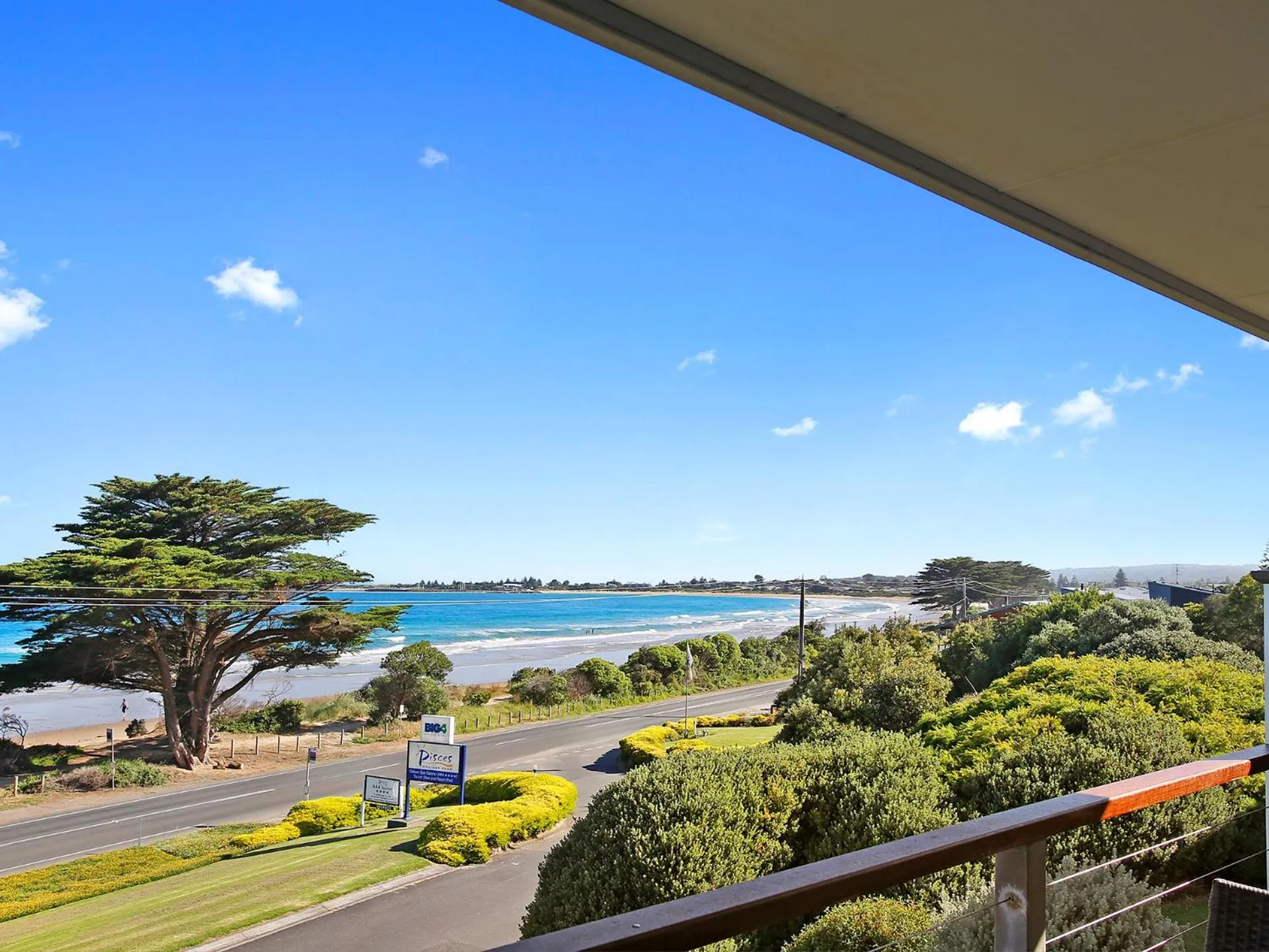 Two-Bedroom Cabin with Spa Bath and Ocean View (6 Guests) in BIG4 Apollo Bay Pisces Holiday Park