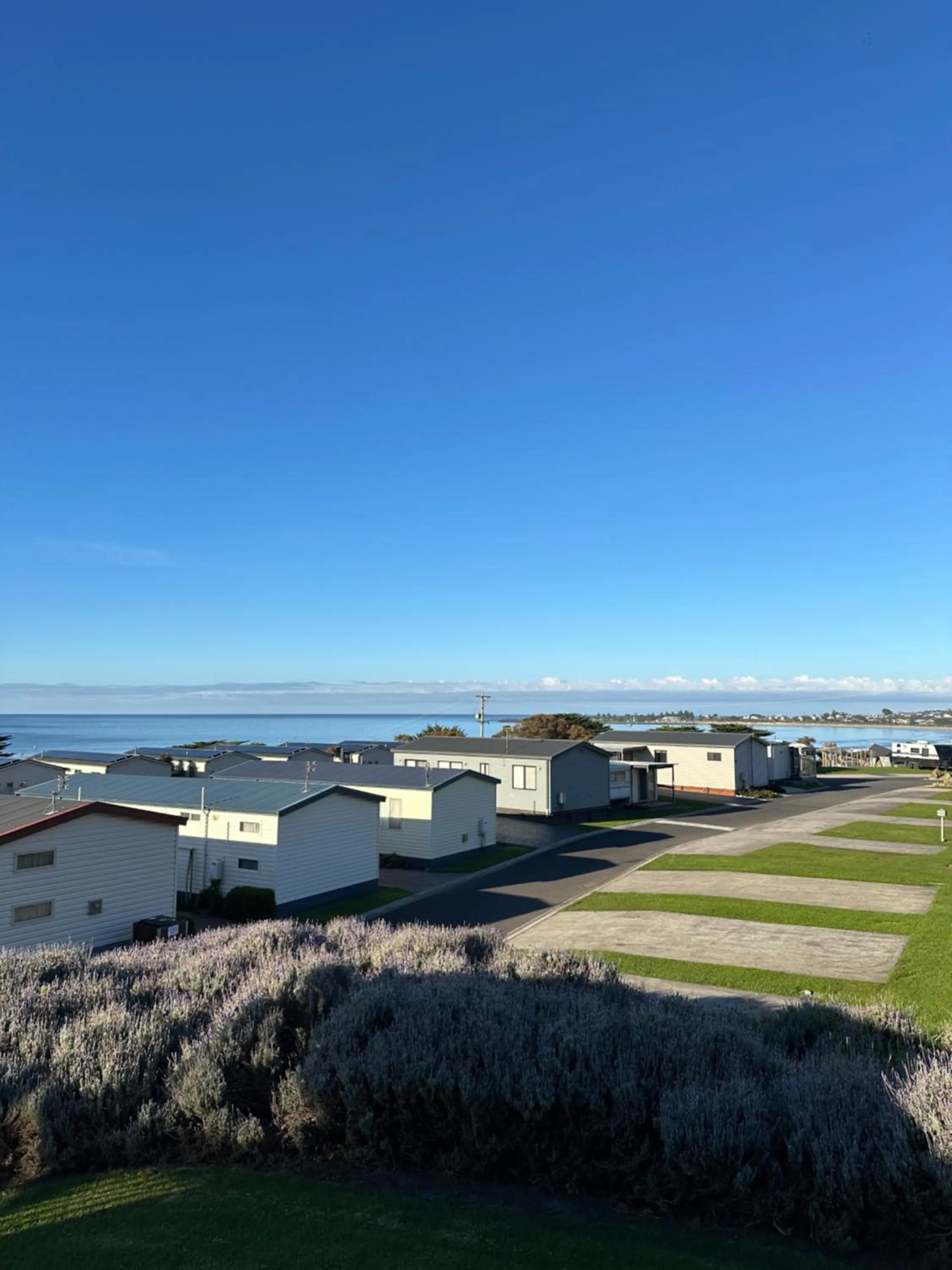 Deluxe Two-Bedroom Cabin with Ocean View  in BIG4 Apollo Bay Pisces Holiday Park
