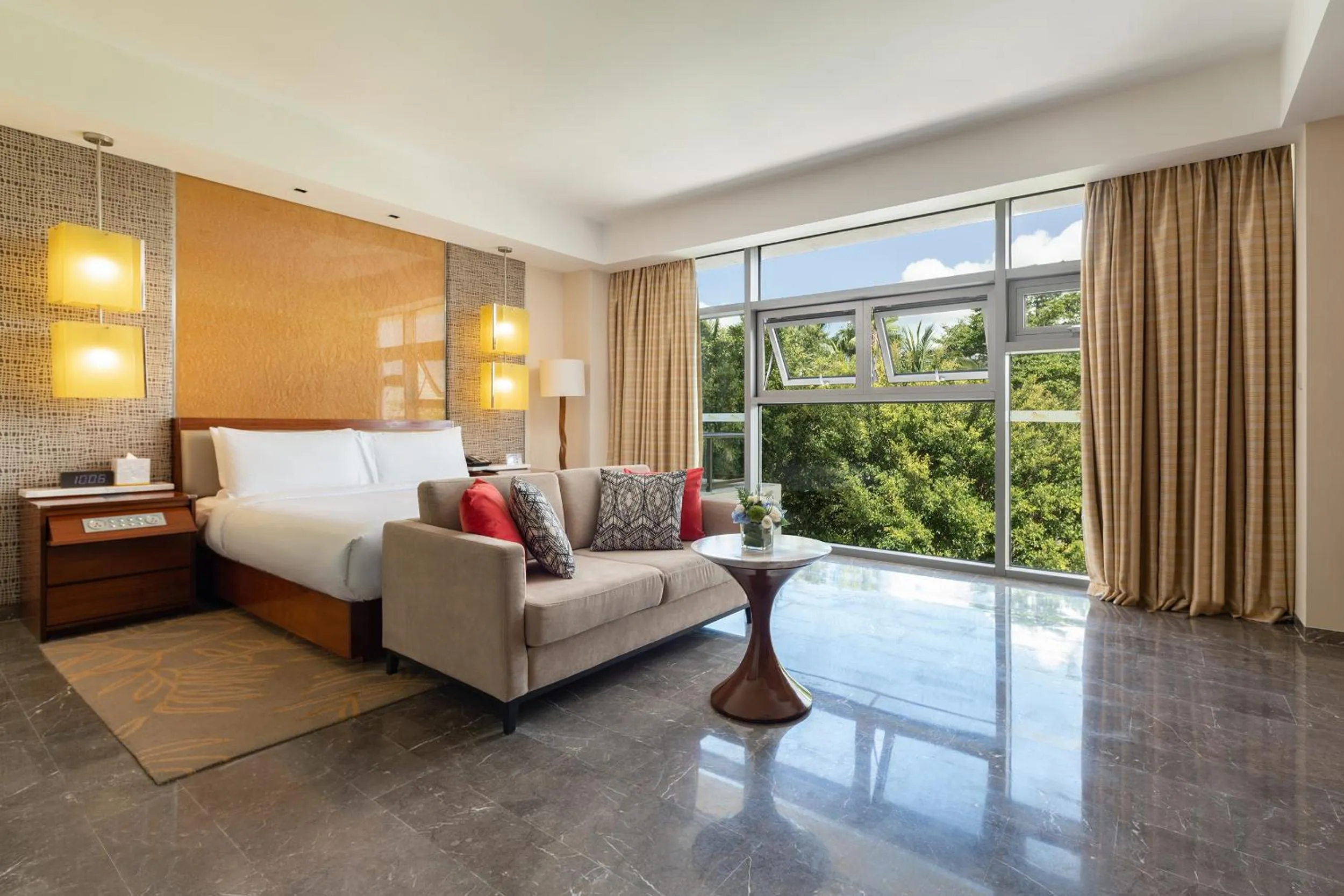 Photo of the whole room, Bed in MGM Grand Sanya