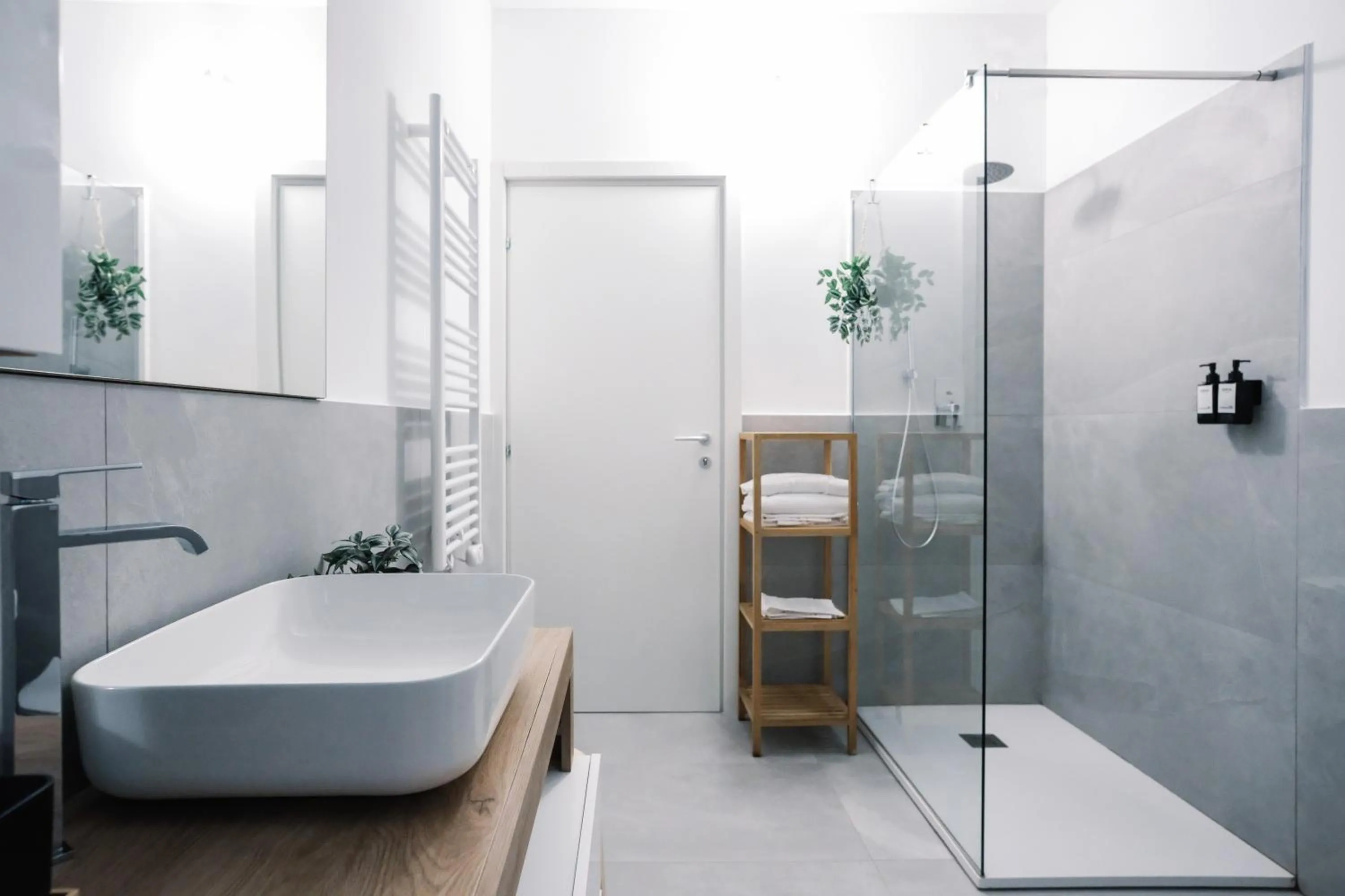 Shower in Flora Inn, Scotti's House - Due passi in centro