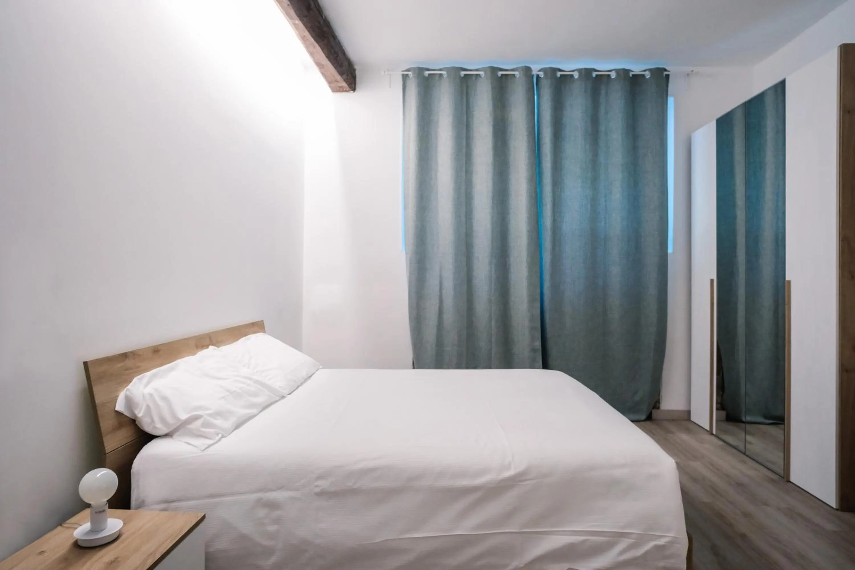 Bed in Flora Inn, Scotti's House - Due passi in centro