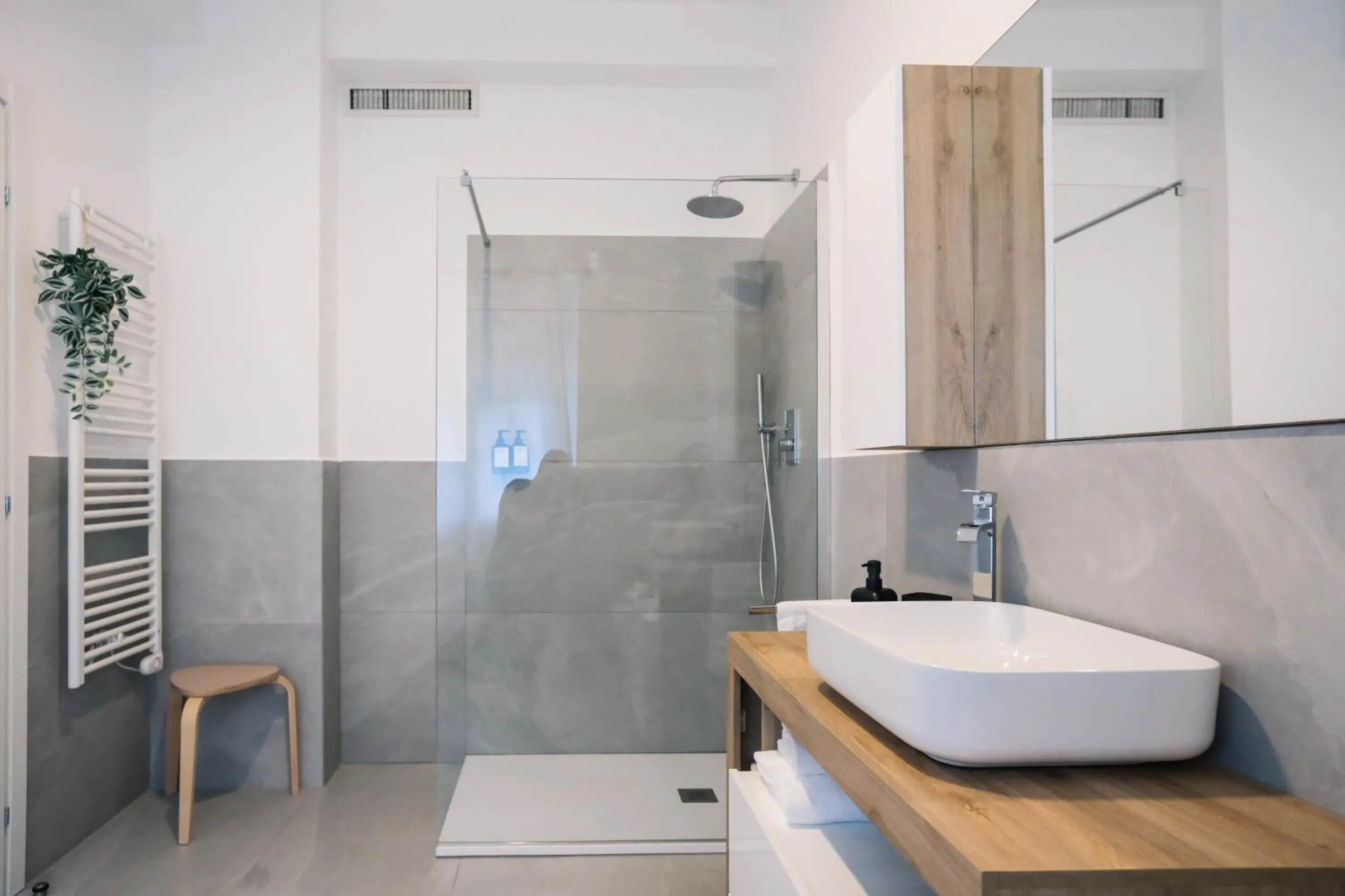 Shower in Flora Inn, Scotti's House - Due passi in centro