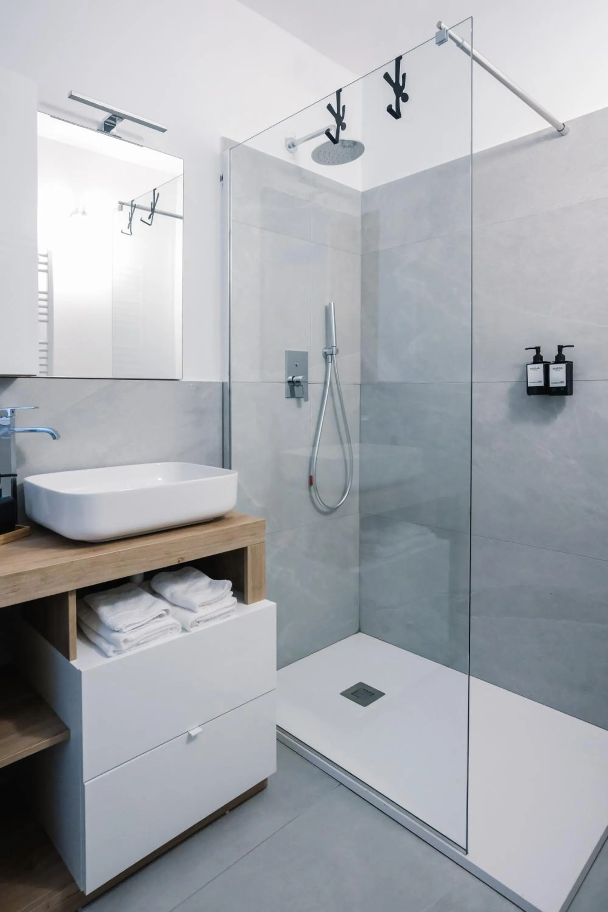 Shower in Flora Inn, Scotti's House - Due passi in centro