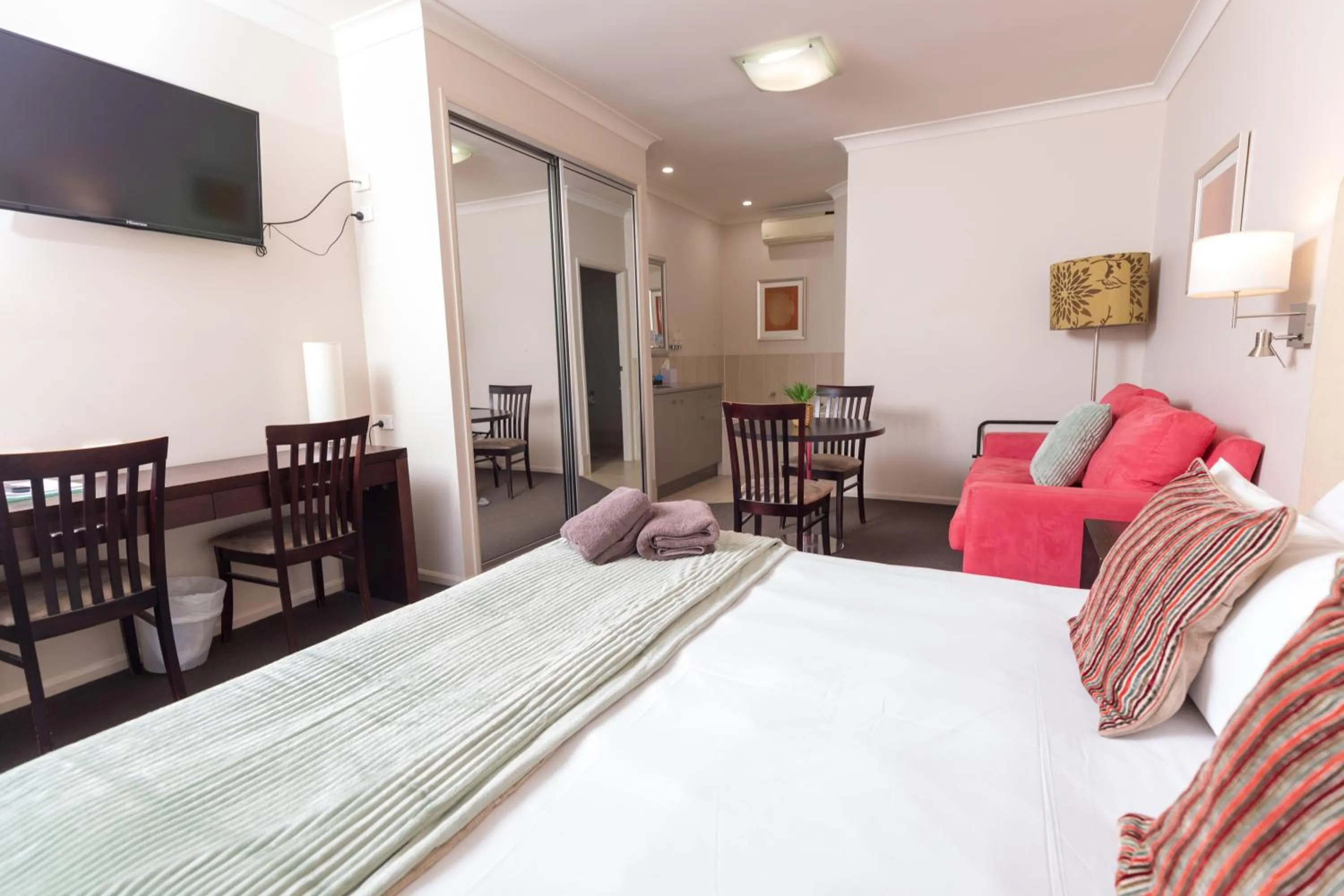 Bedroom, Bed in Highfields Motel Toowoomba