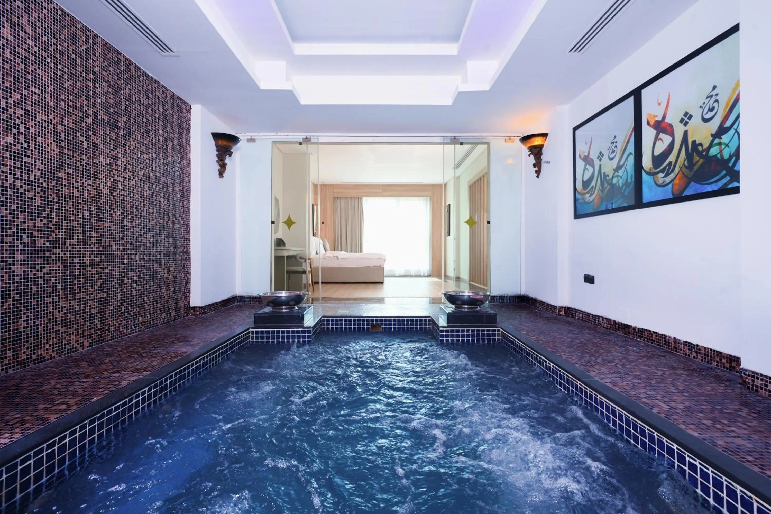 Hot Tub in Nordic Palace and spa