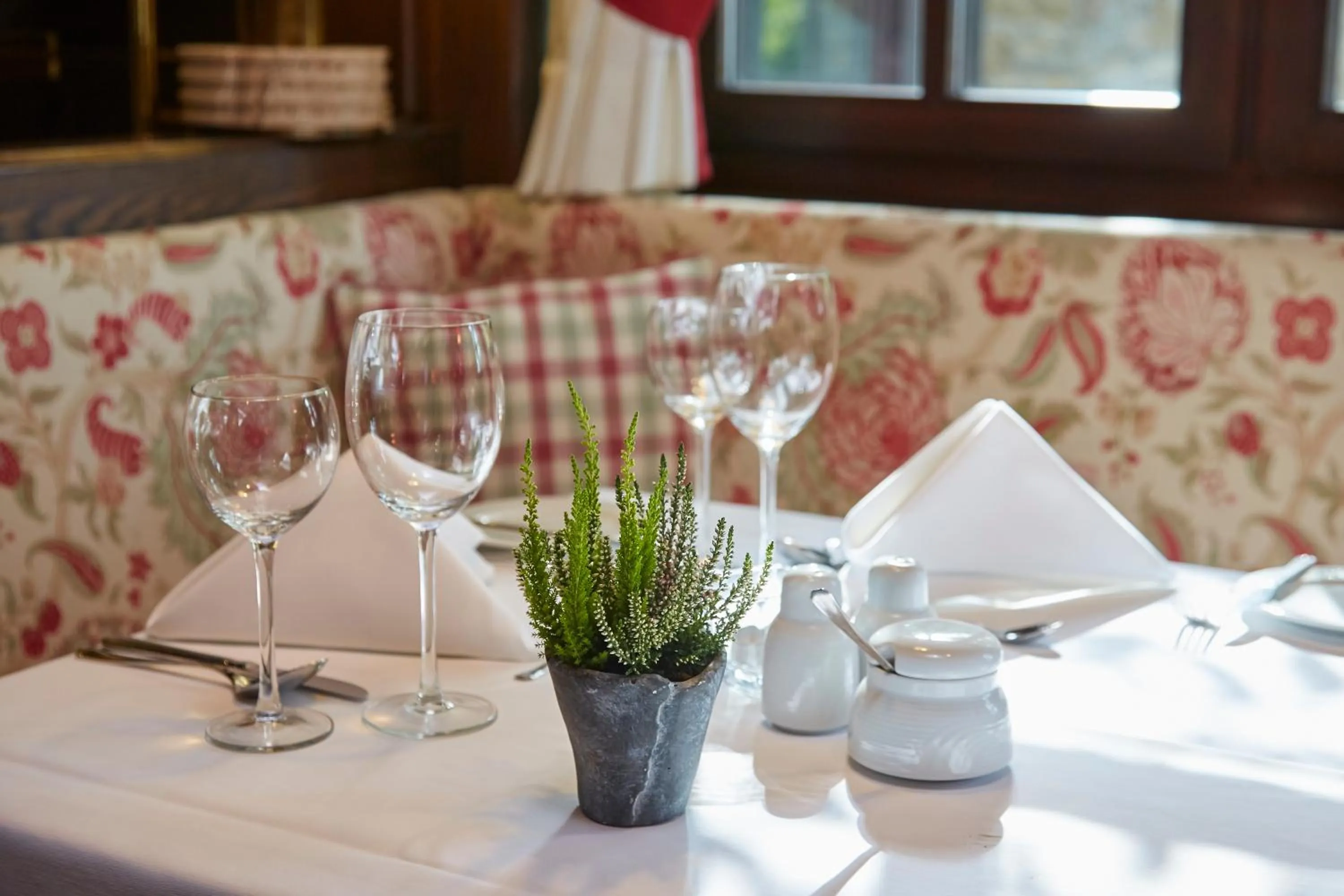 Restaurant/places to eat in Best Western Hotel Polisina