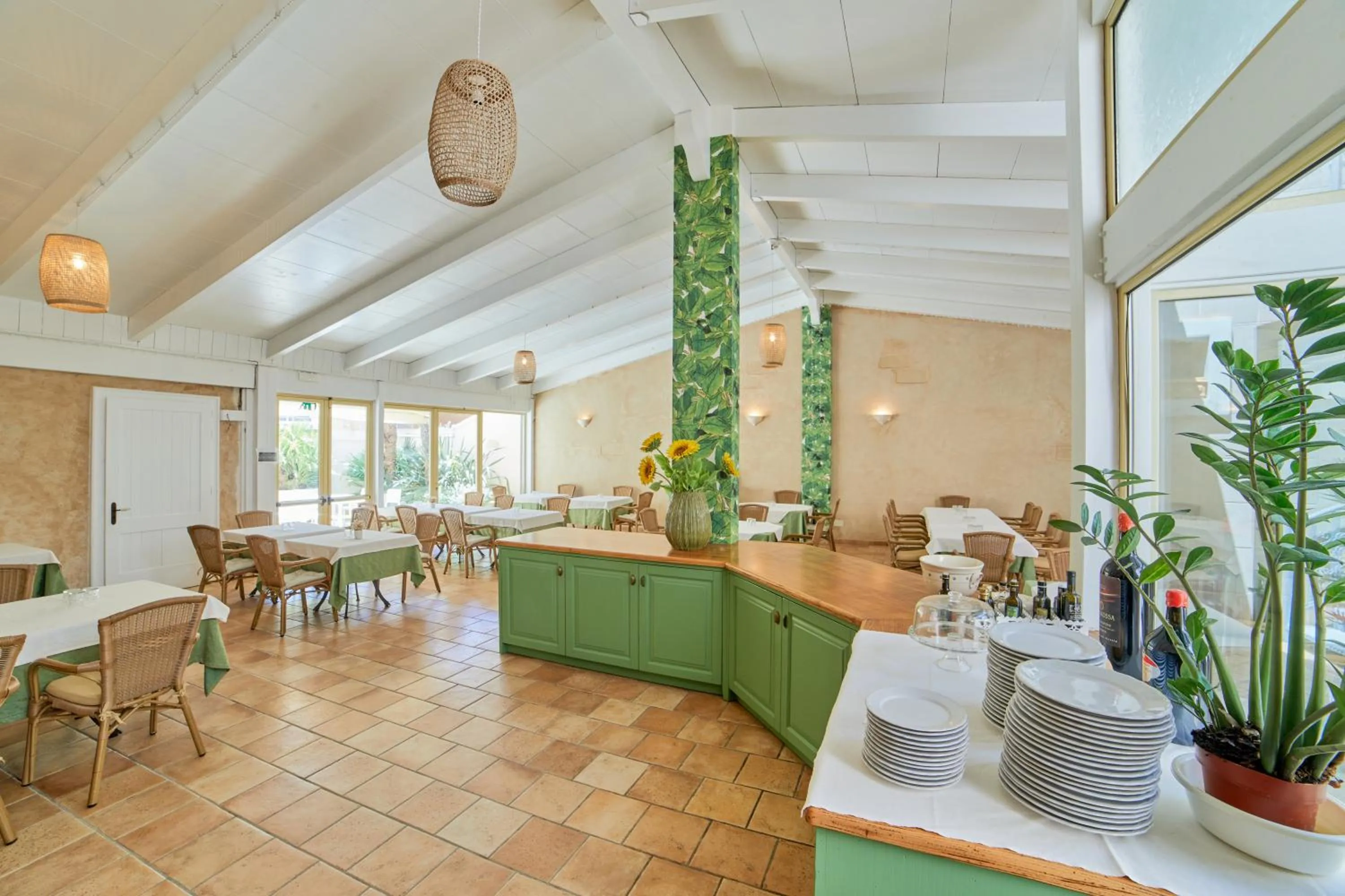 Restaurant/Places to Eat in Hotel dei Messapi