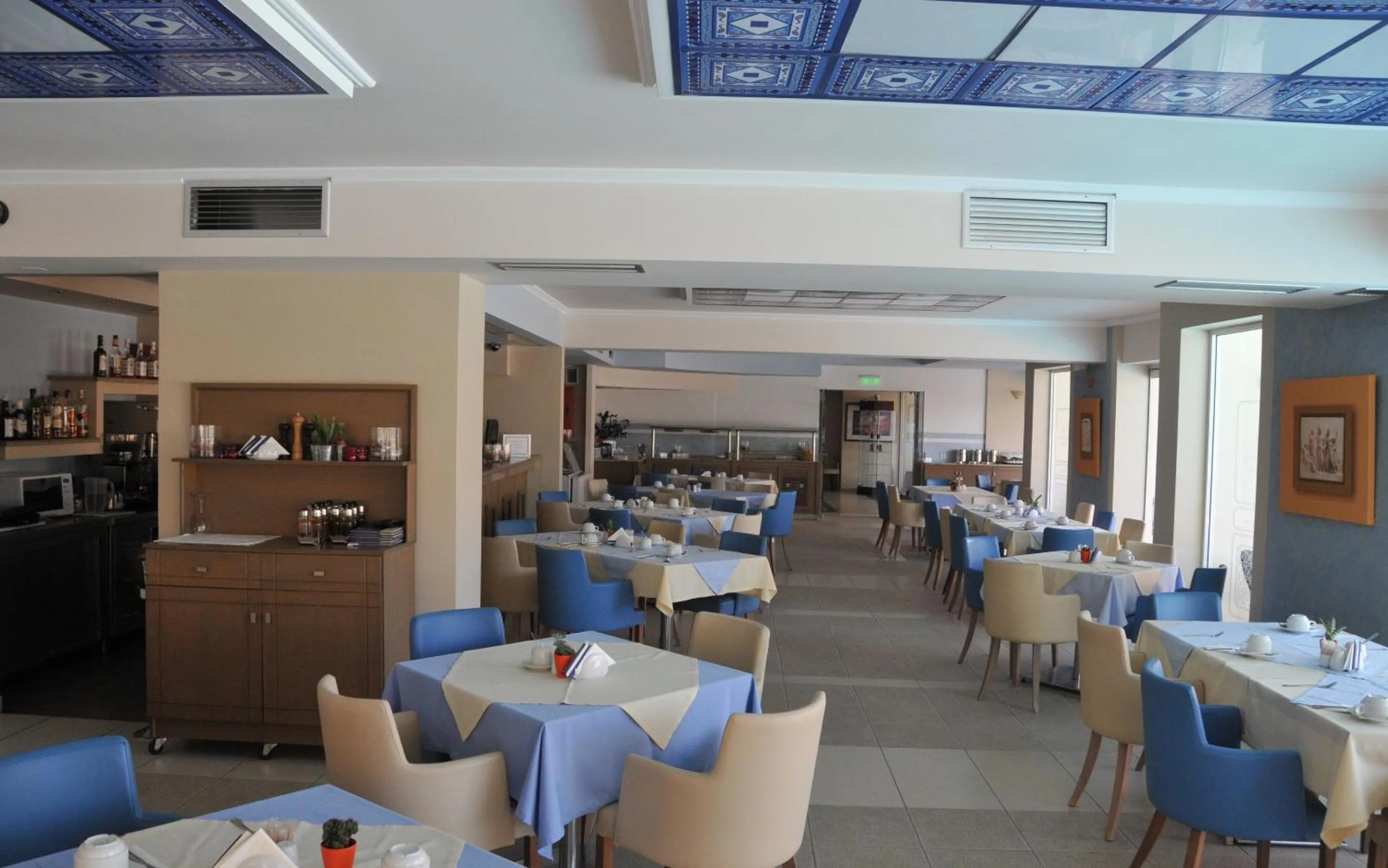Restaurant/places to eat in Philoxenia Hotel