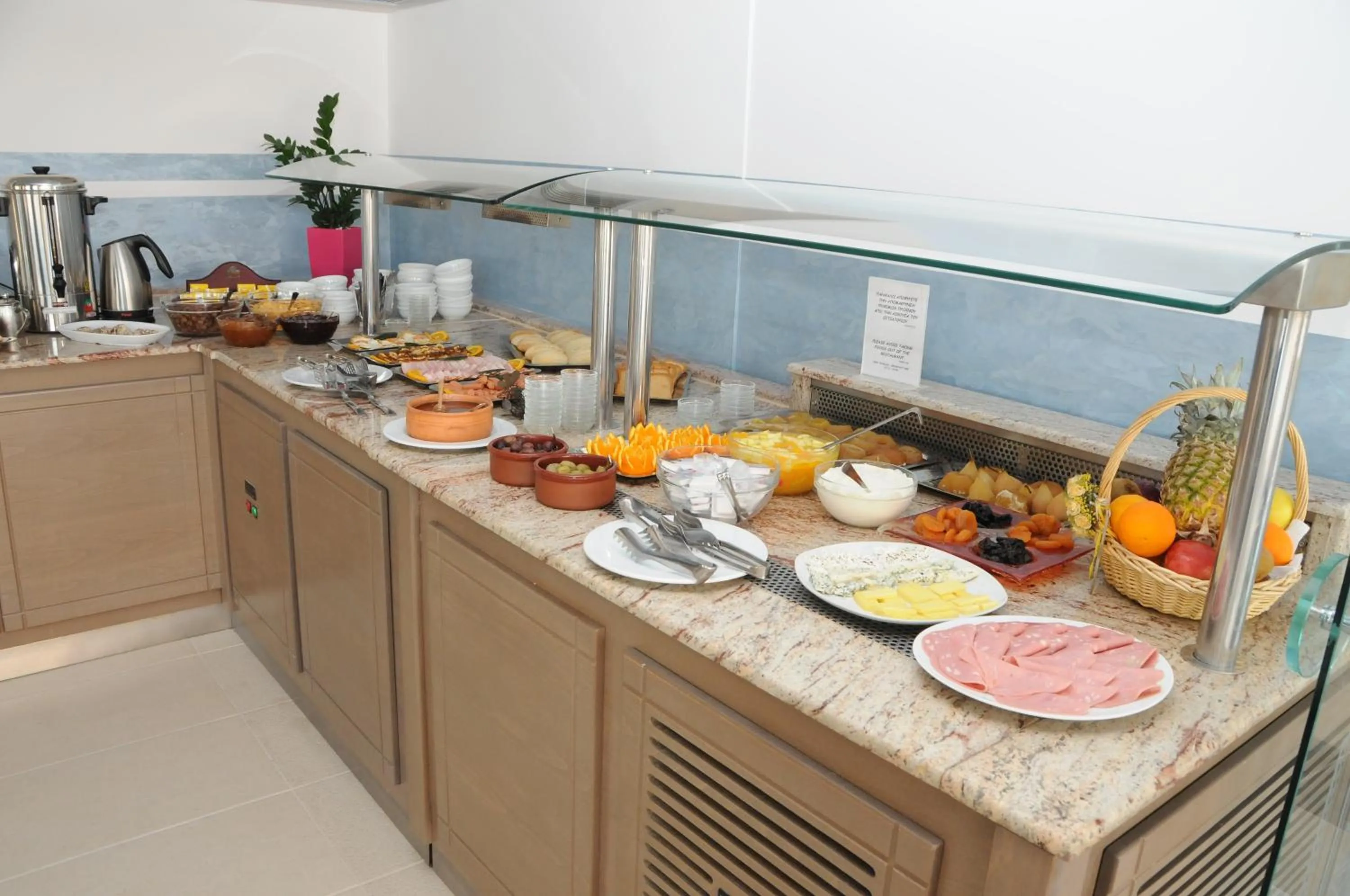 Food and drinks in Philoxenia Hotel