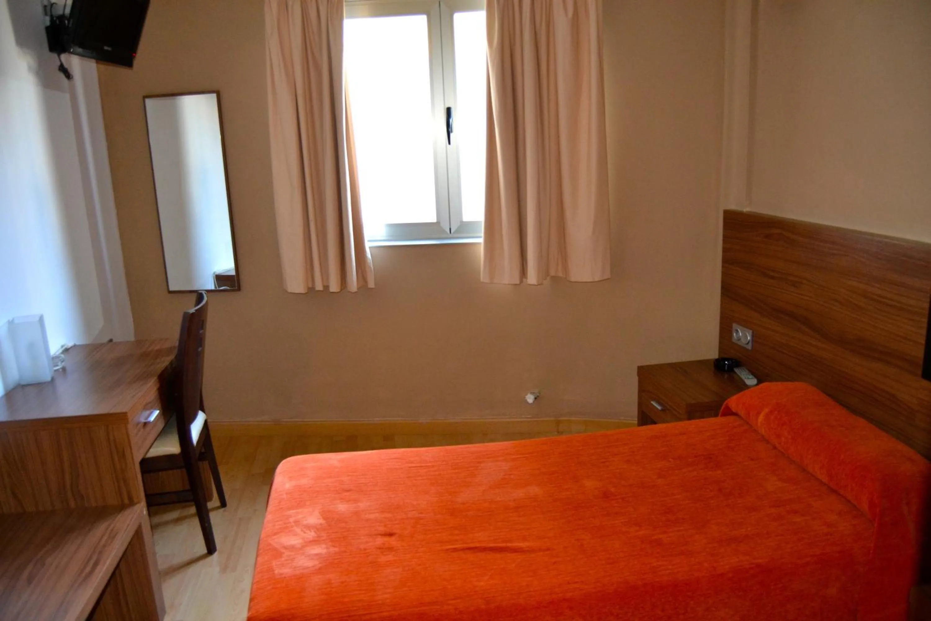 Decorative detail, Bed in Hotel El Cruce Moraleda