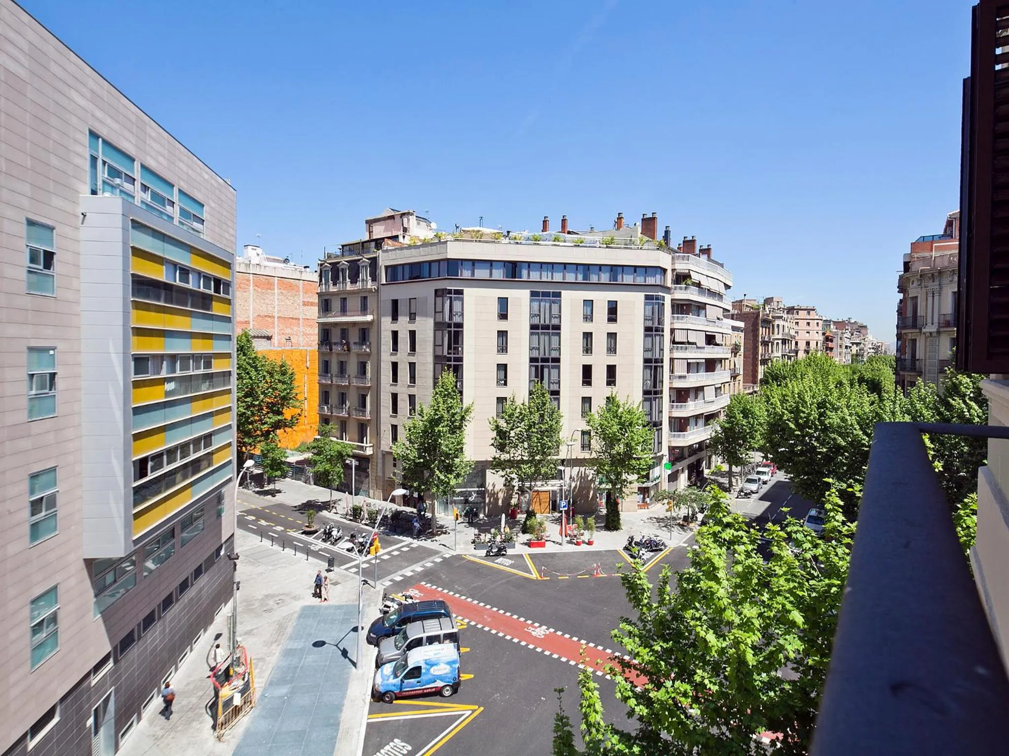 Street view in Bonavista Apartments - Eixample