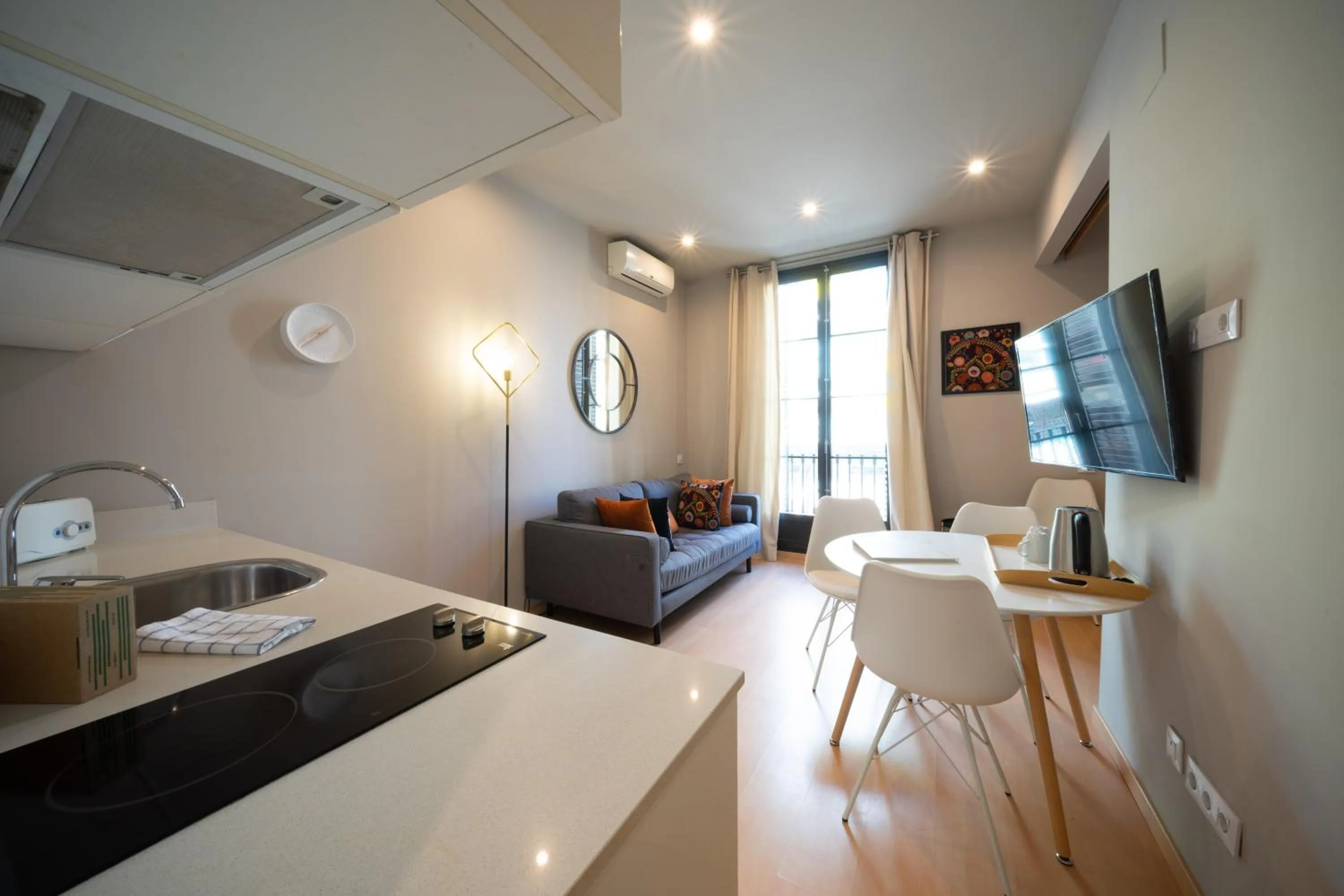 Kitchen or kitchenette in Bonavista Apartments - Eixample