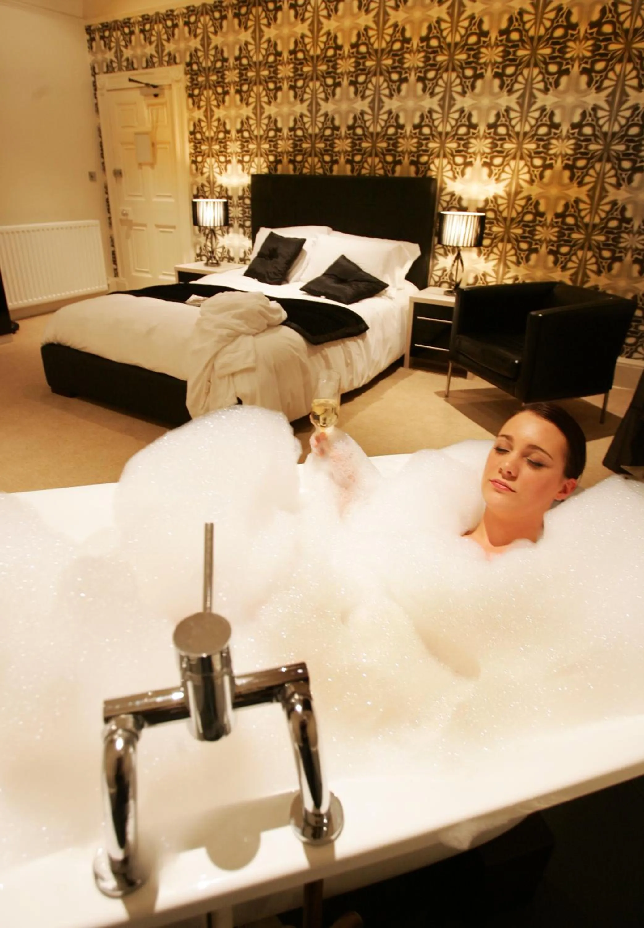 Guests, Bed in Boutique 25