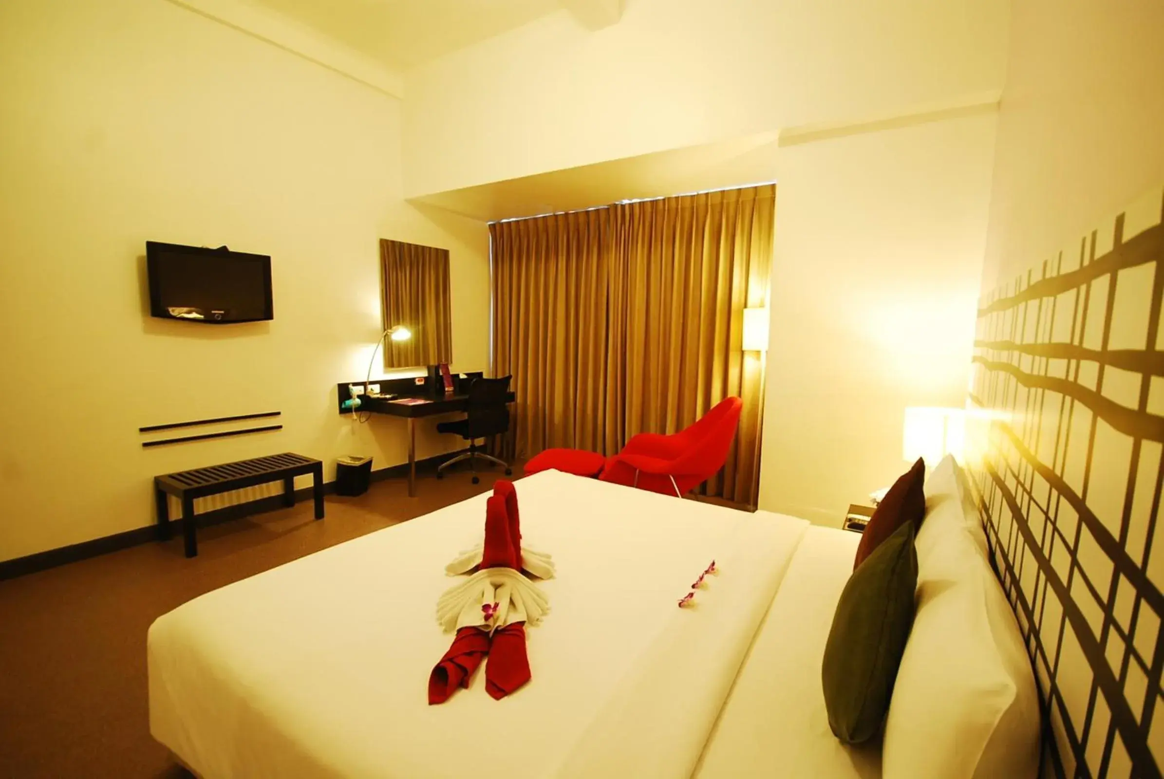 Photo of the whole room in The Embassy Sathorn Photo of the whole room in The Embassy Sathorn