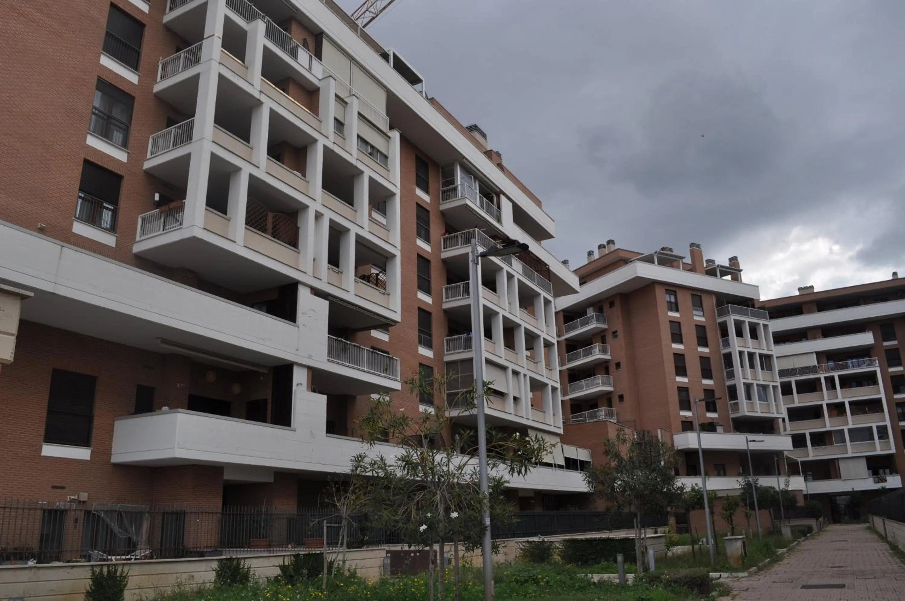 Property building in Giramondo Gold Airport