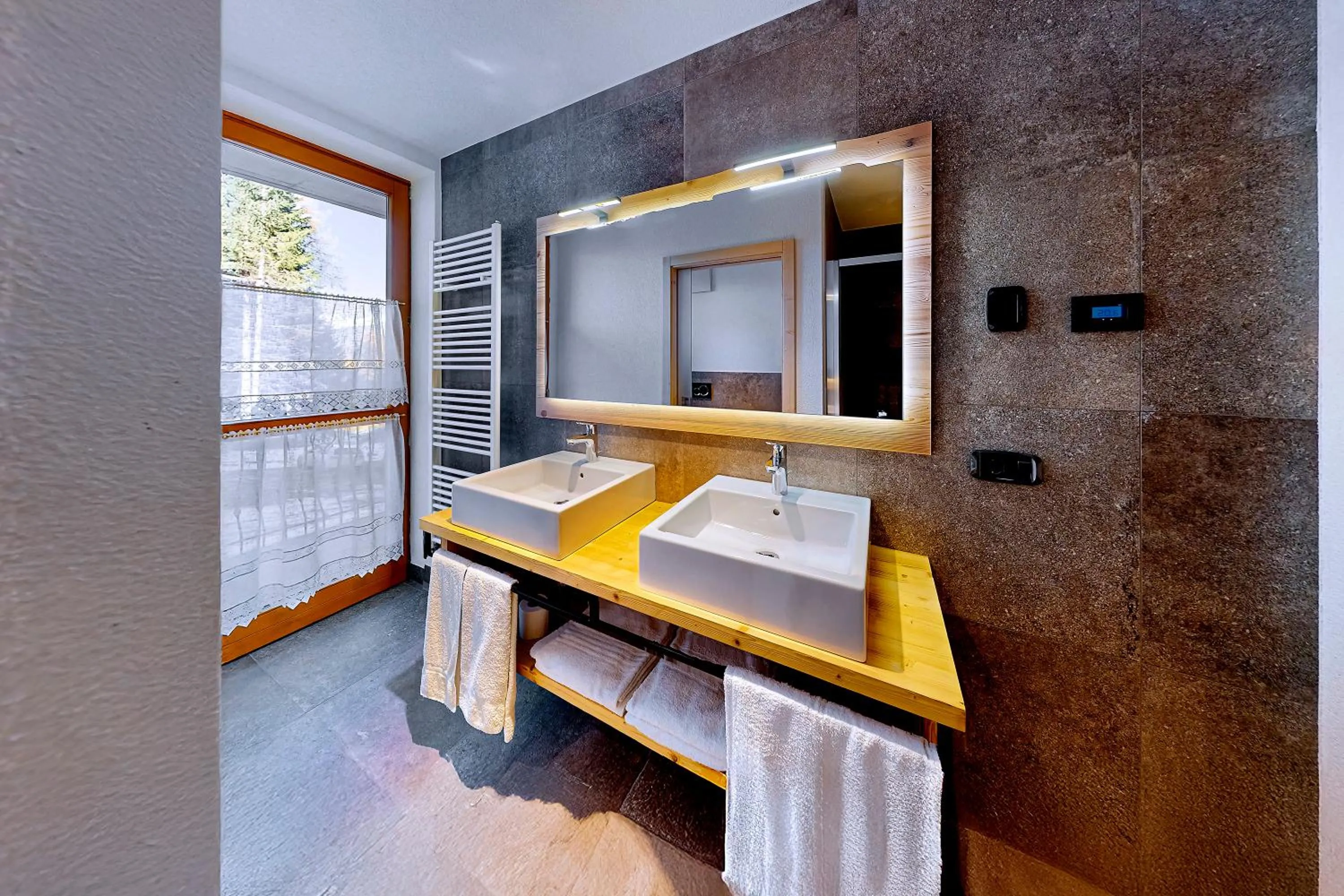 Bathroom in Hotel Negritella