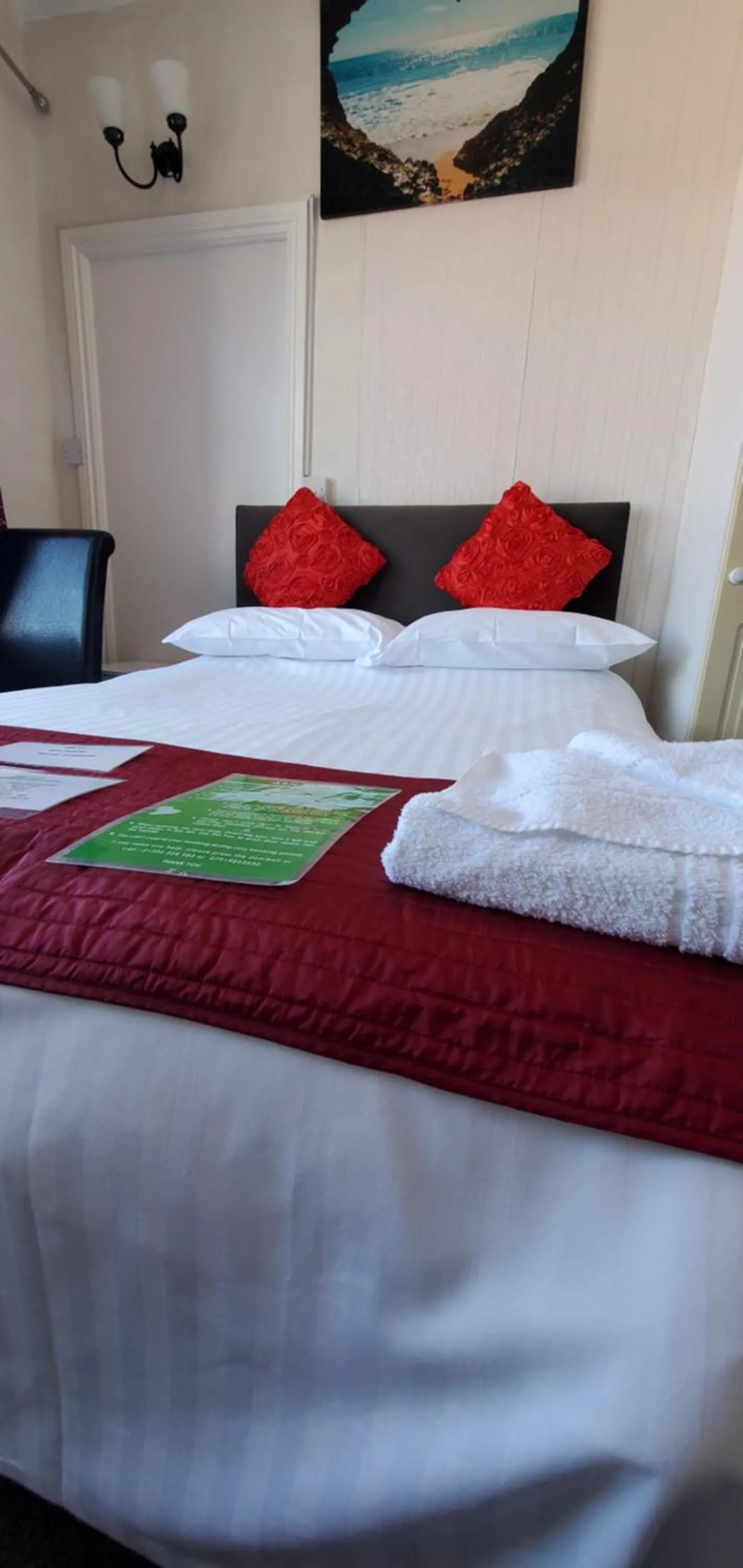 Bed in Ash Hotel B&B