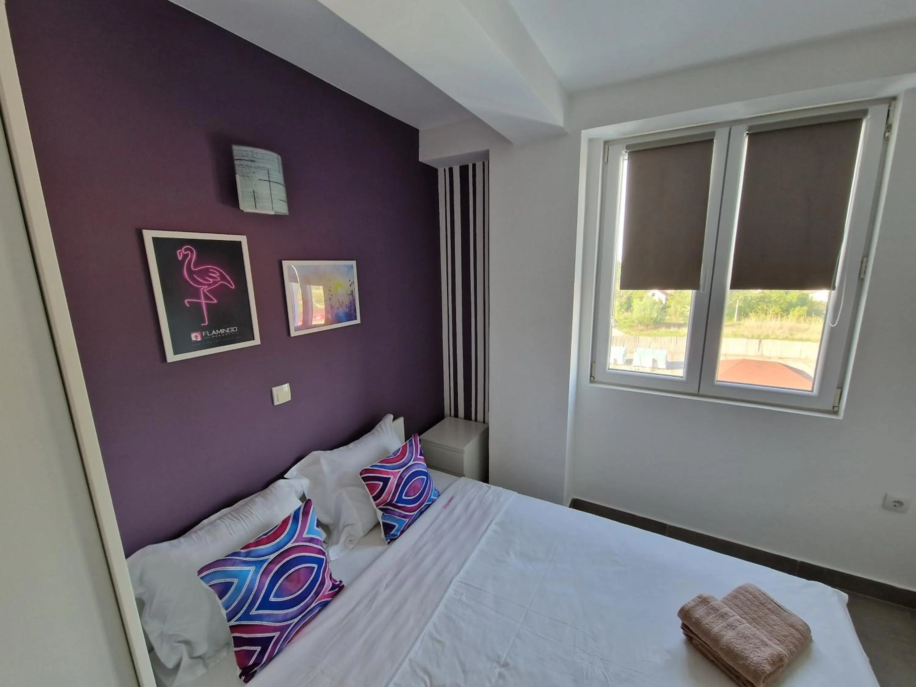 Photo of the whole room, Bed in Flamingo Resort