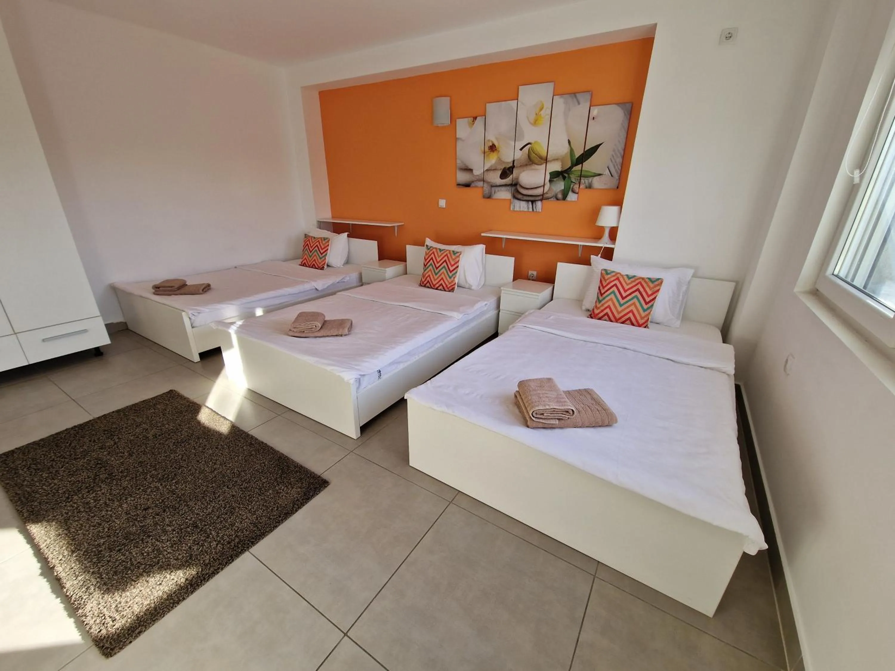 Photo of the whole room, Bed in Flamingo Resort