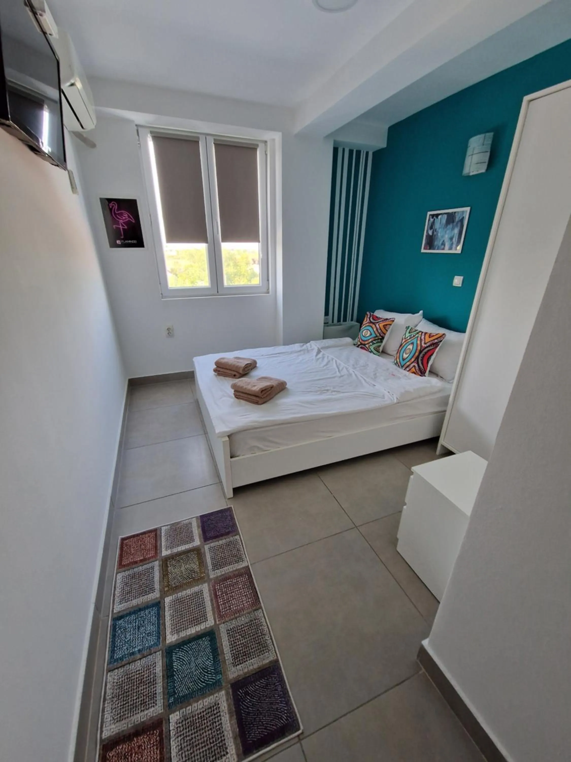 Photo of the whole room, Bed in Flamingo Resort