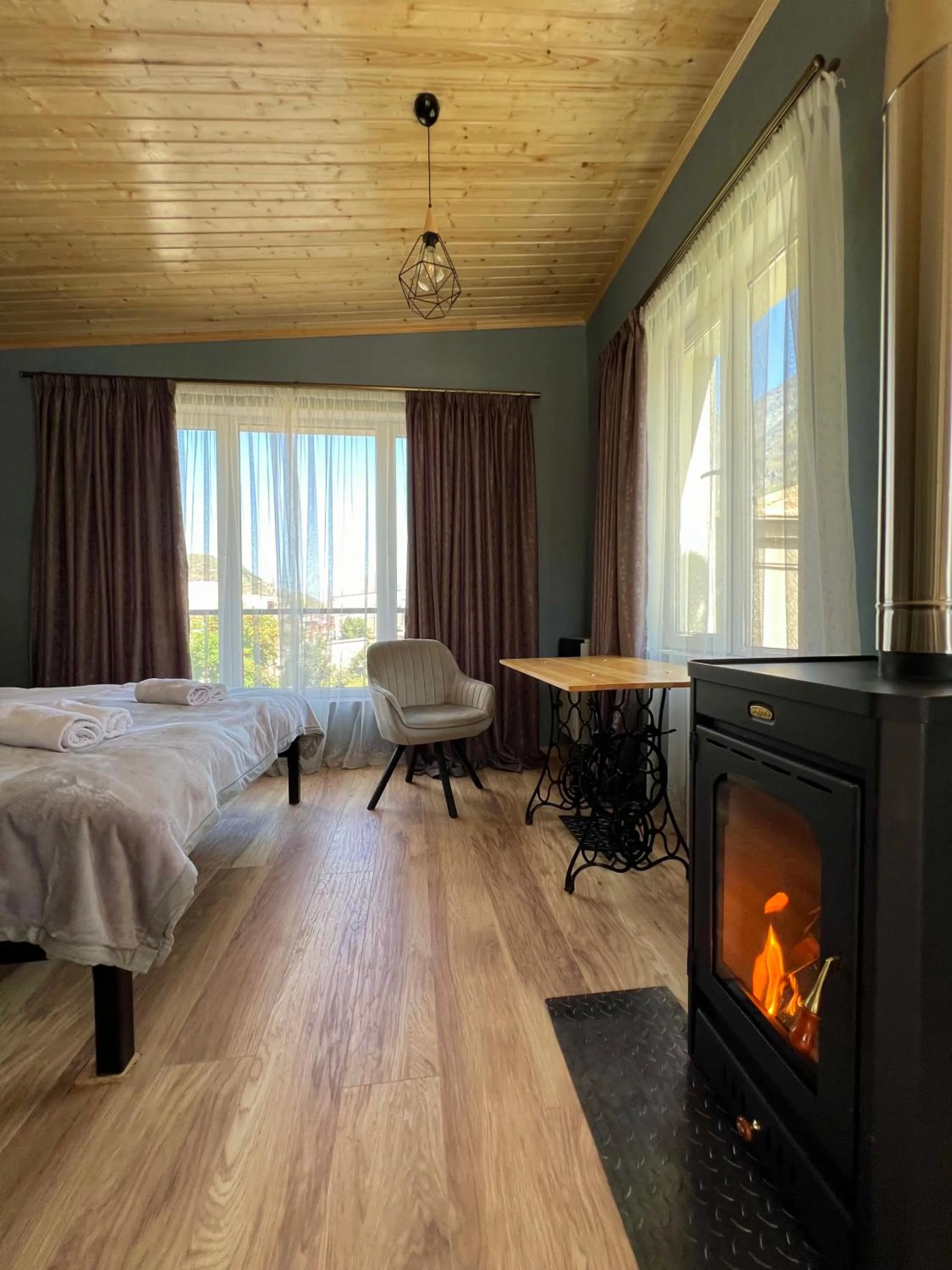 flat iron, Bed in Kazbegi Green Yard