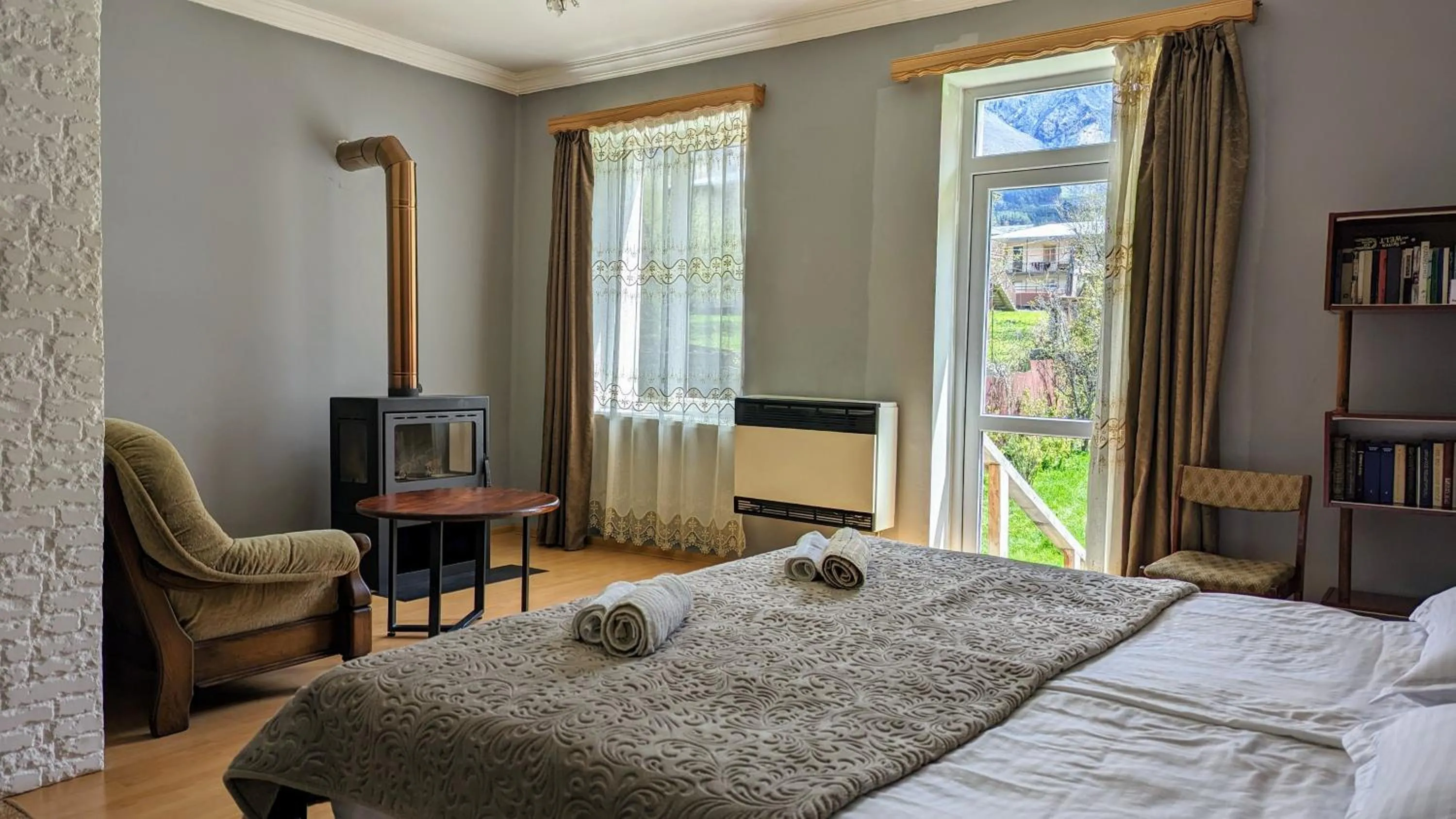 Photo of the whole room, Bed in Kazbegi Green Yard