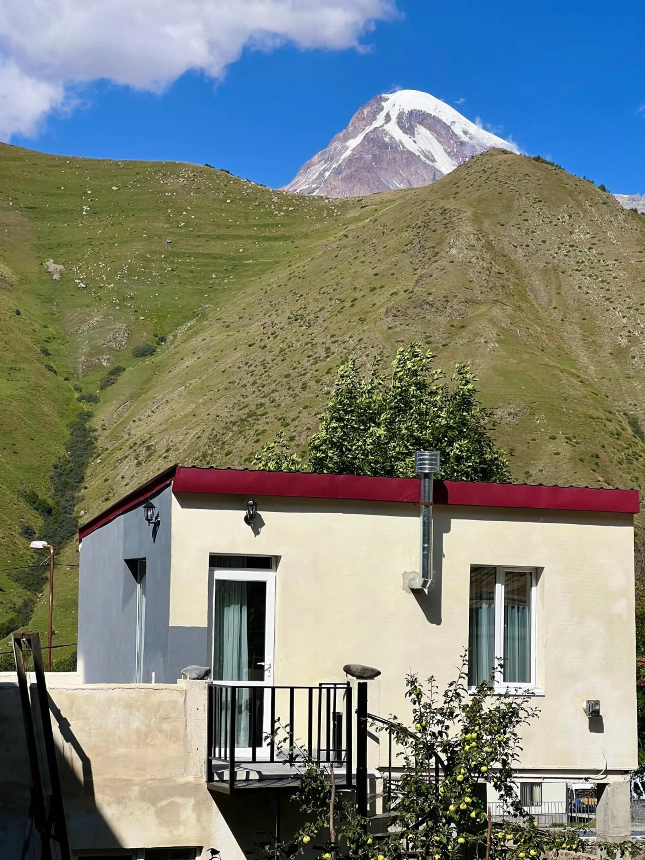 Property building in Kazbegi Green Yard