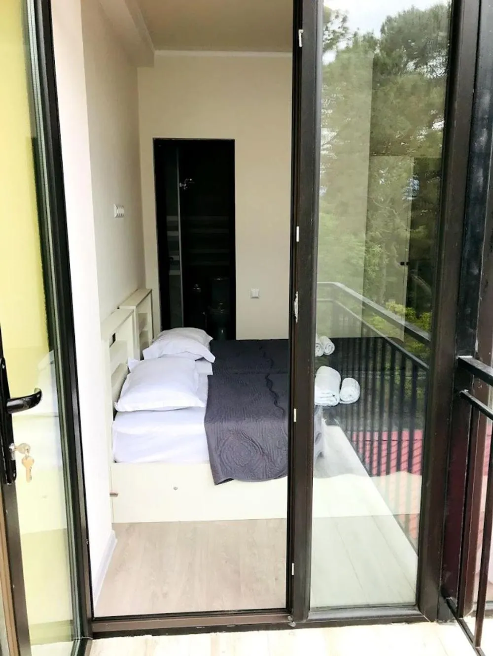 Property building, Bed in Gurya