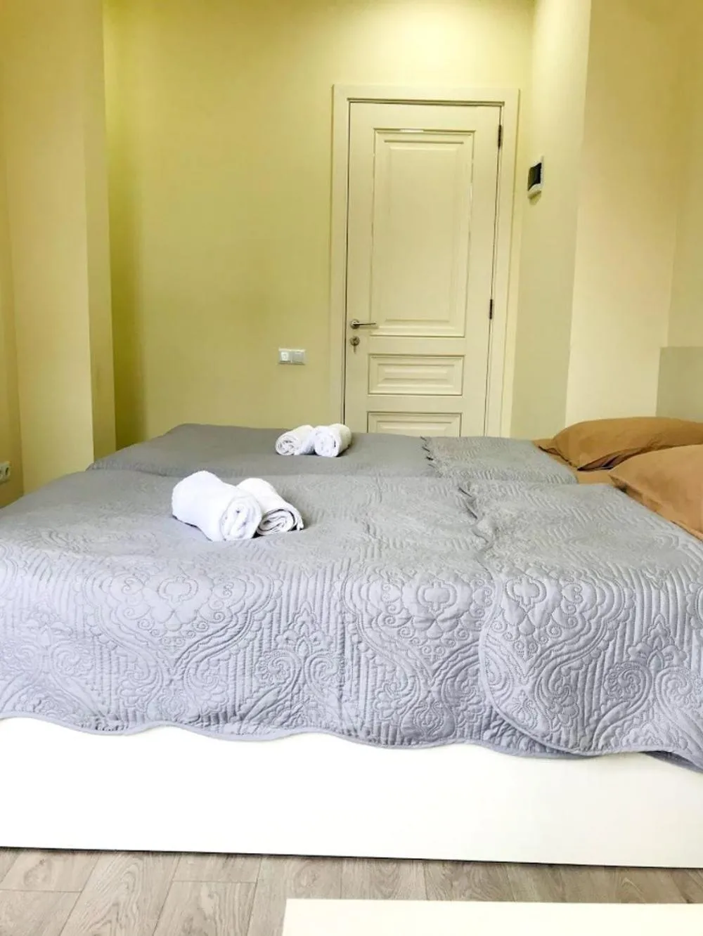 Property building, Bed in Gurya