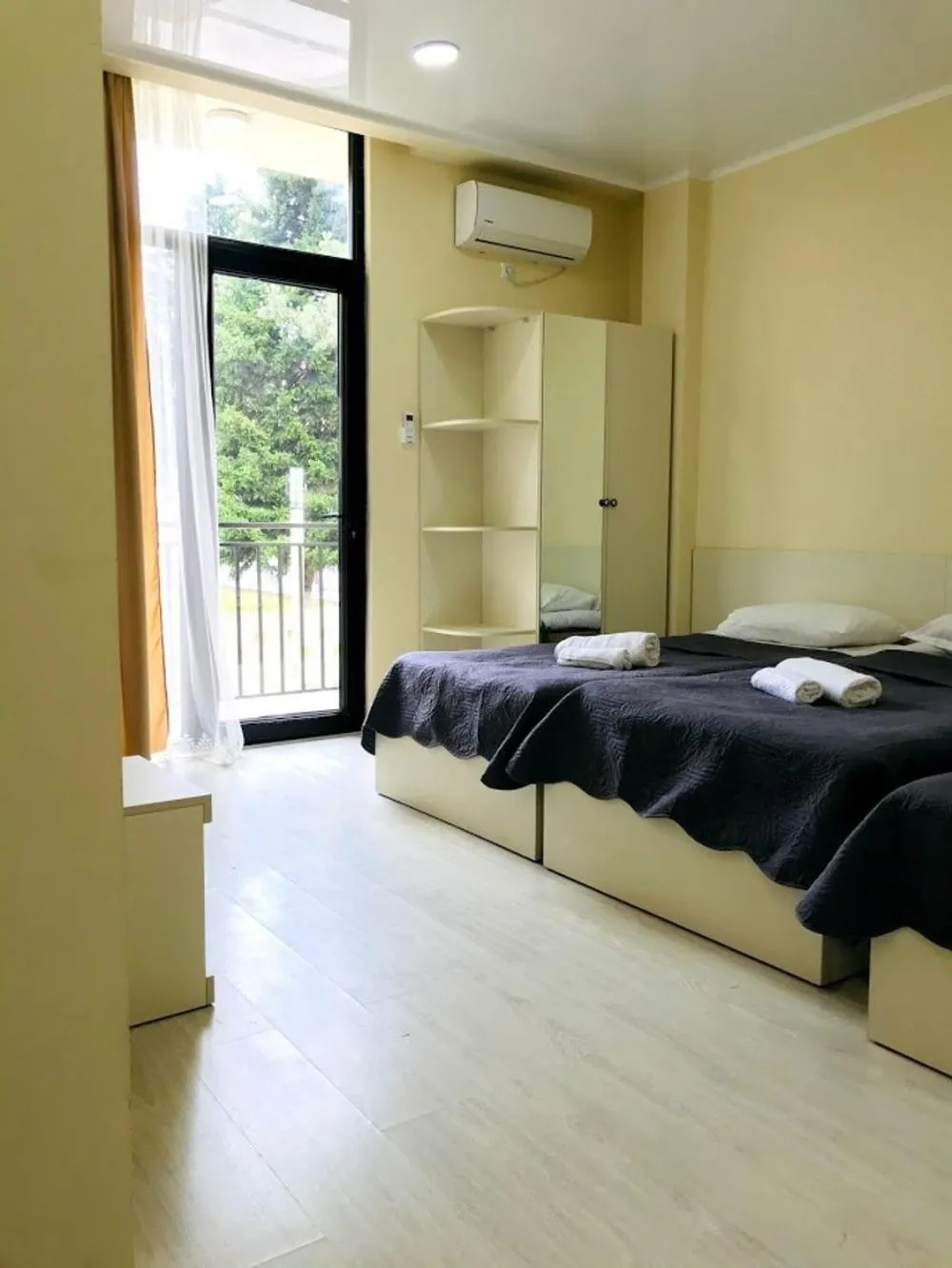 Property building, Bed in Gurya