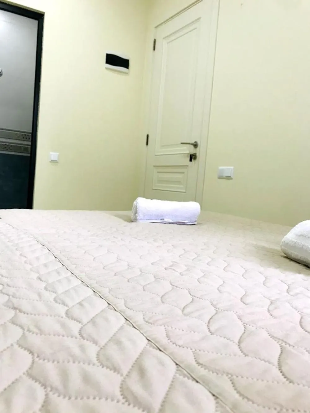 Property building, Bed in Gurya