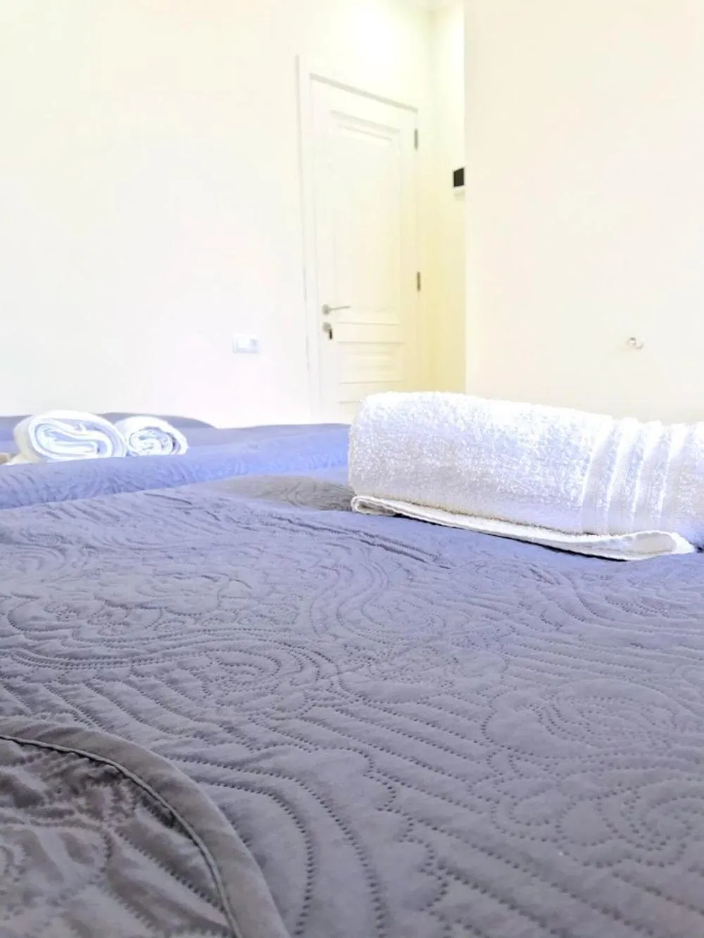 Property building, Bed in Gurya