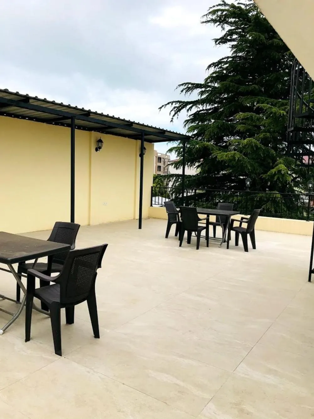 Property building in Gurya