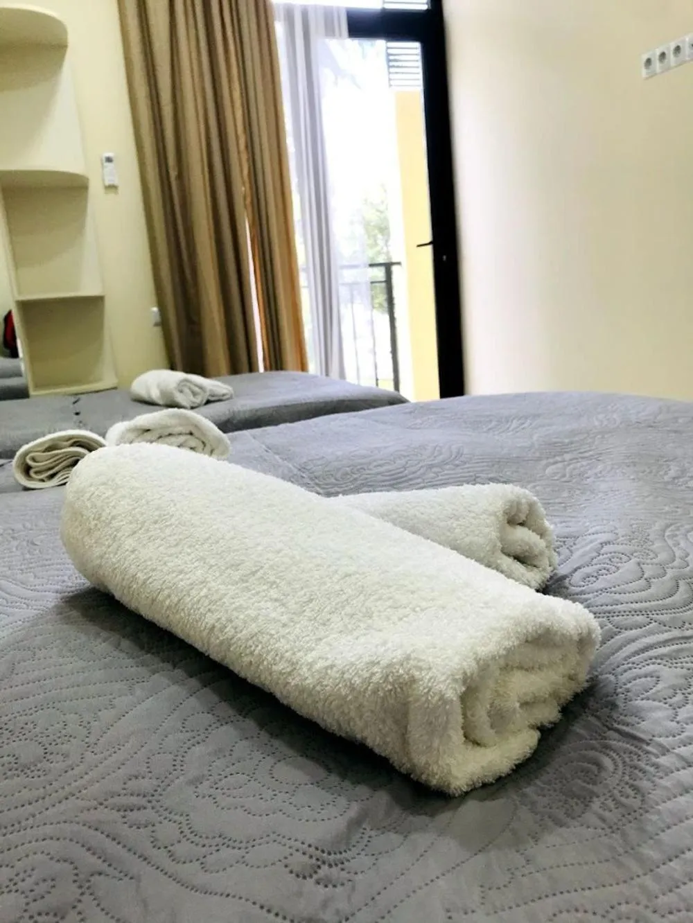 Property building, Bed in Gurya