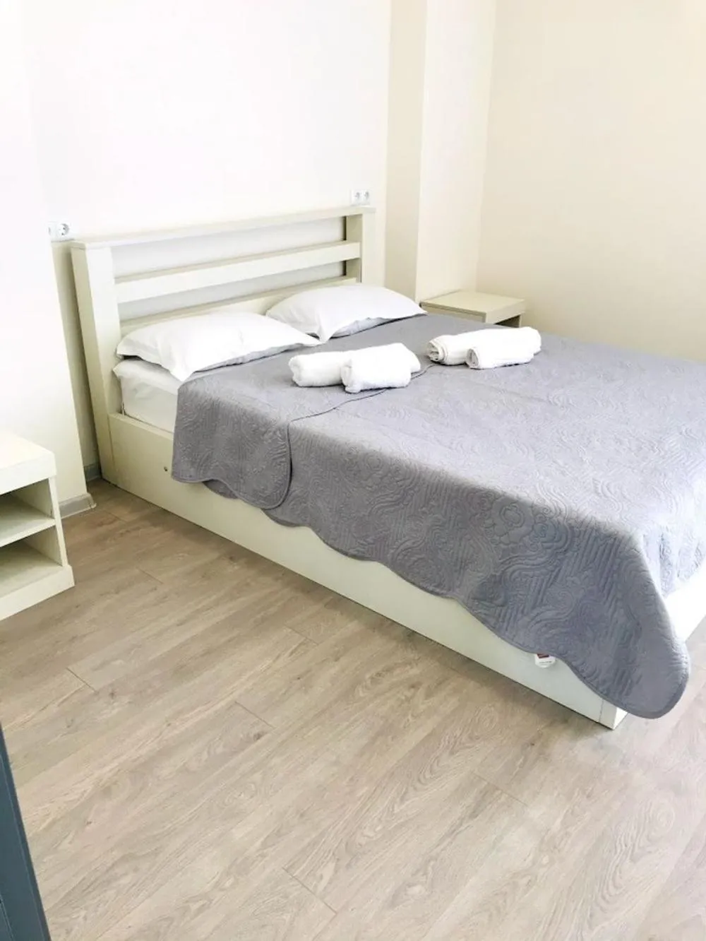 Property building, Bed in Gurya