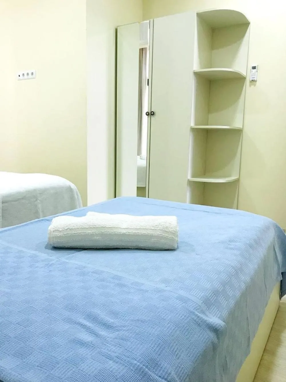 Property building, Bed in Gurya