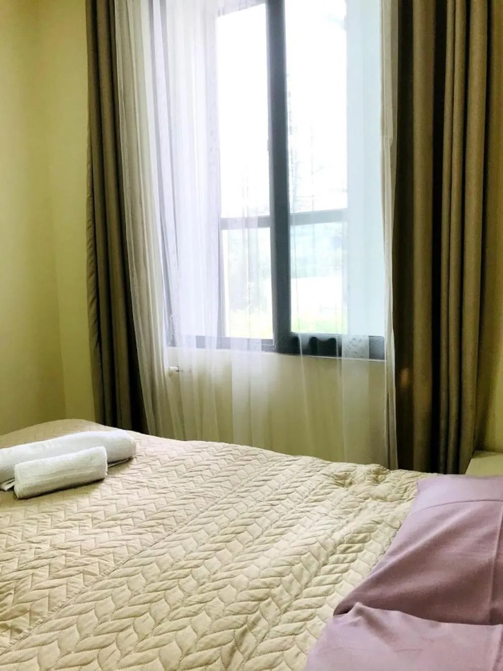 Property building, Bed in Gurya