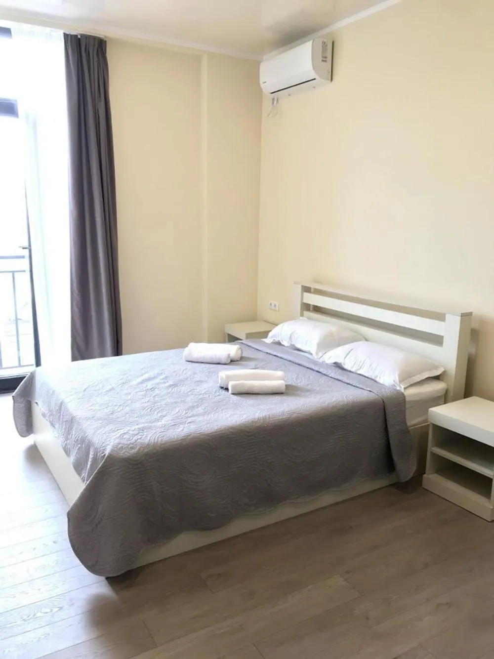 Property building, Bed in Gurya