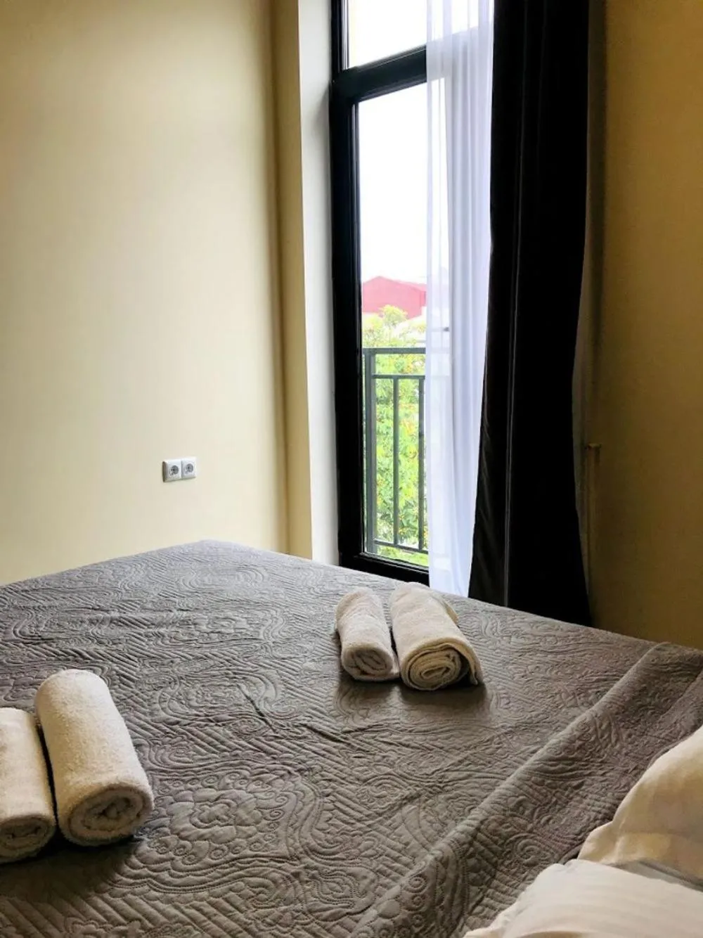 Property building, Bed in Gurya