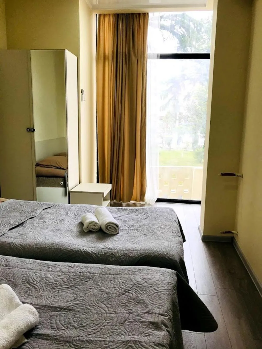 Property building, Bed in Gurya