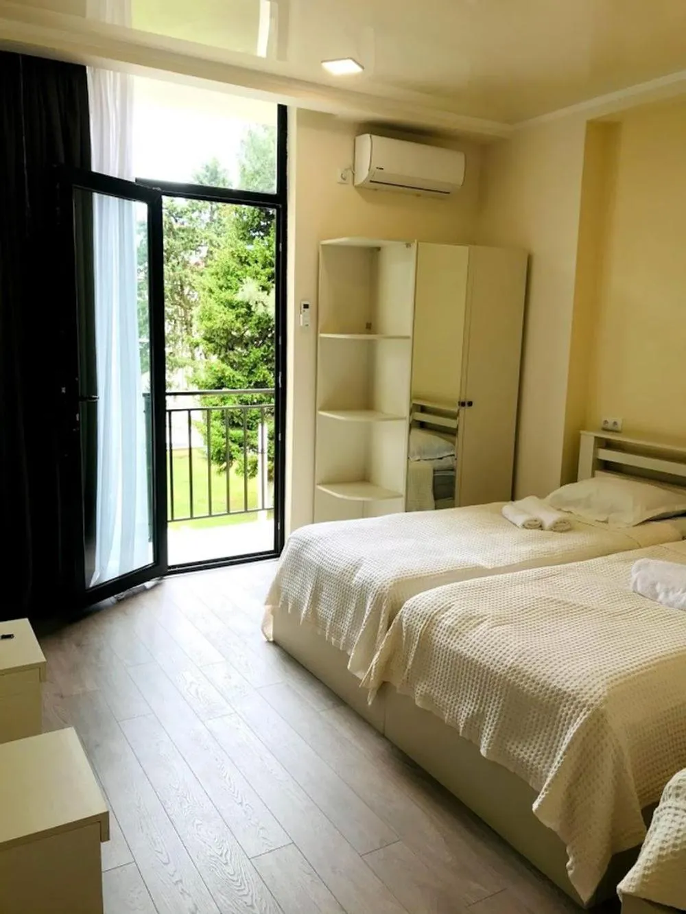 Property building, Bed in Gurya