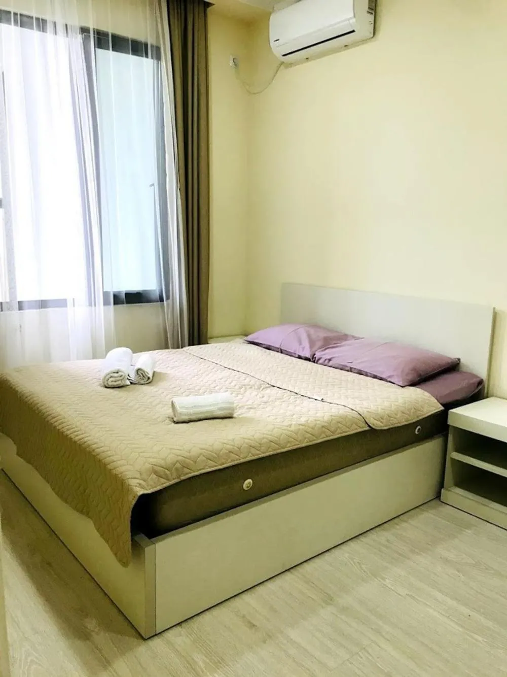 Property building, Bed in Gurya