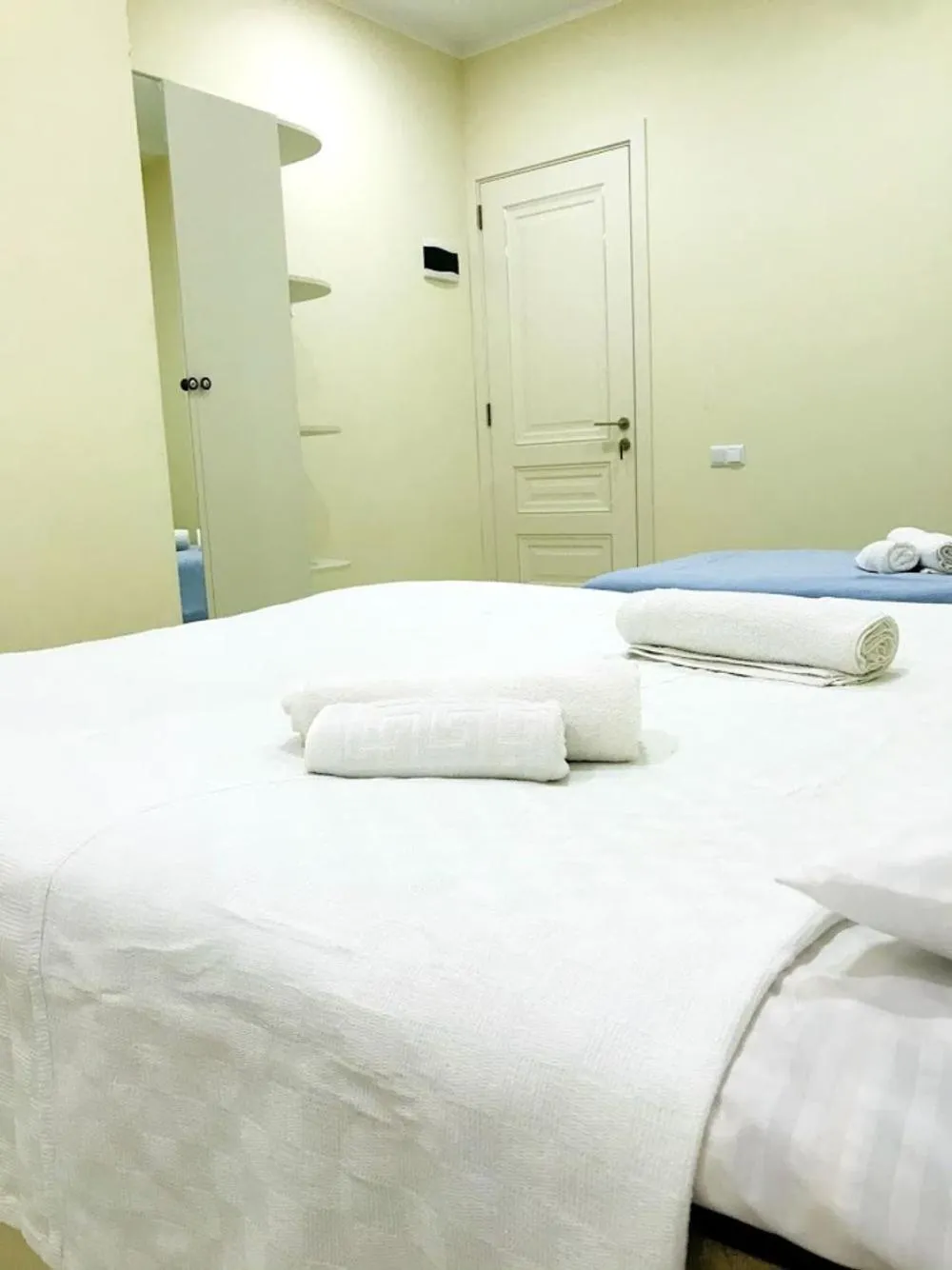 Property building, Bed in Gurya