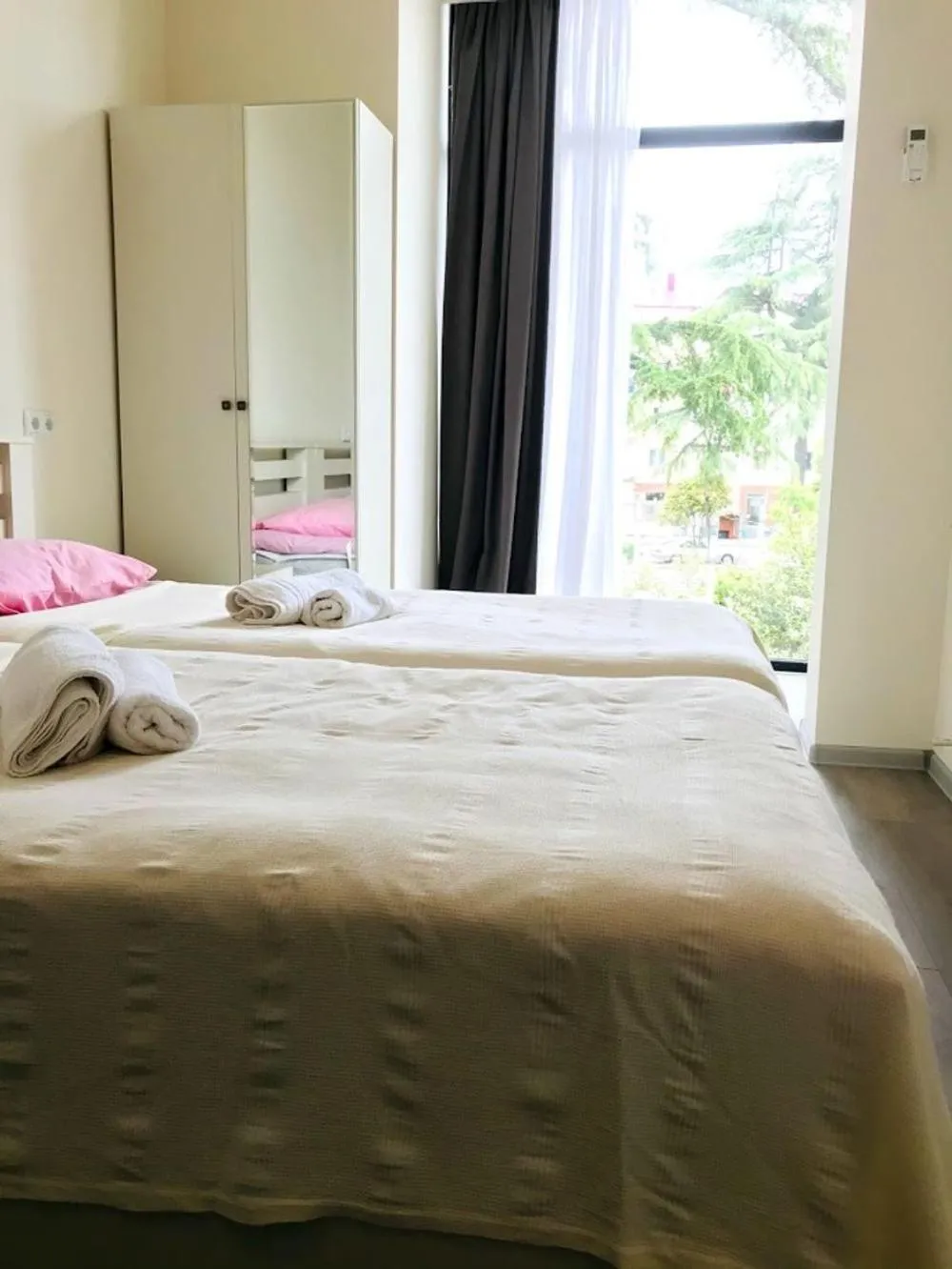 Property building, Bed in Gurya