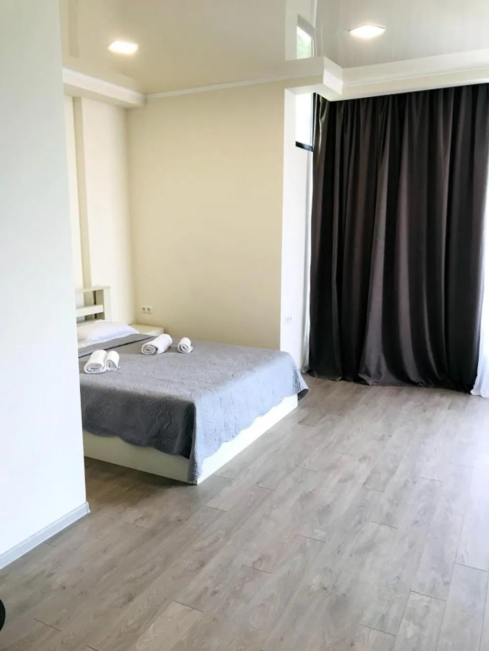 Property building, Bed in Gurya