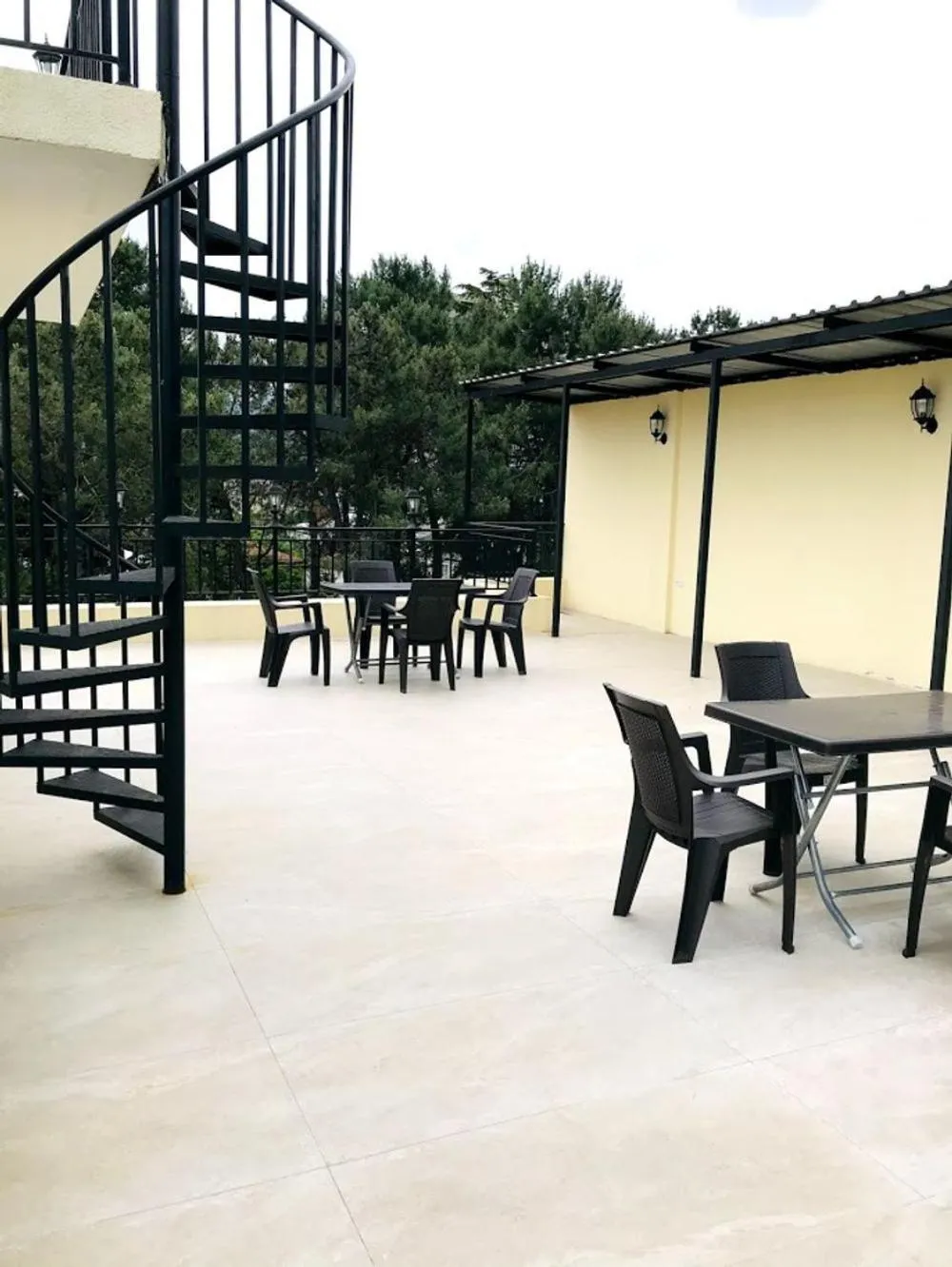 Property building in Gurya