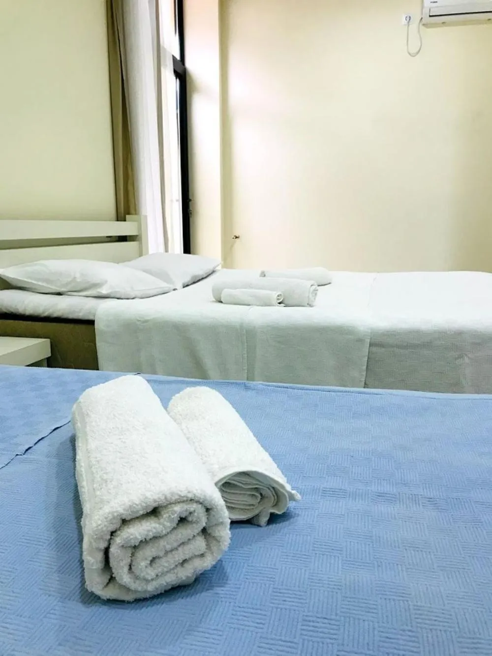 Property building, Bed in Gurya